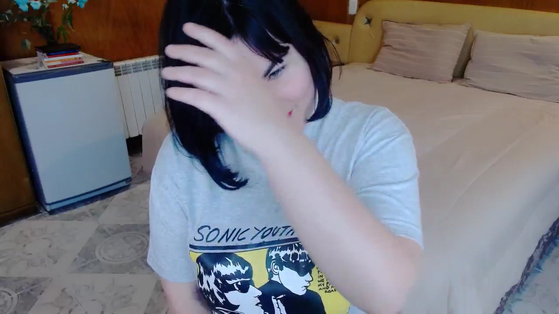 Gallery image thumbnail from SomeoneReal's myfreecams stream on, 06/01/2024, 18:41 image 9 of 20