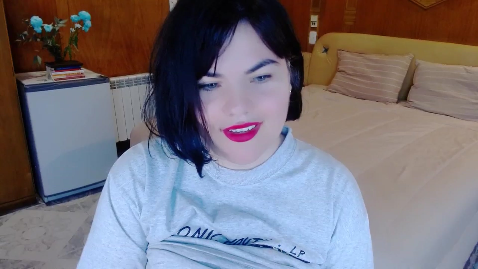 Gallery image thumbnail from SomeoneReal's myfreecams stream on, 06/01/2024, 18:41 image 16 of 20