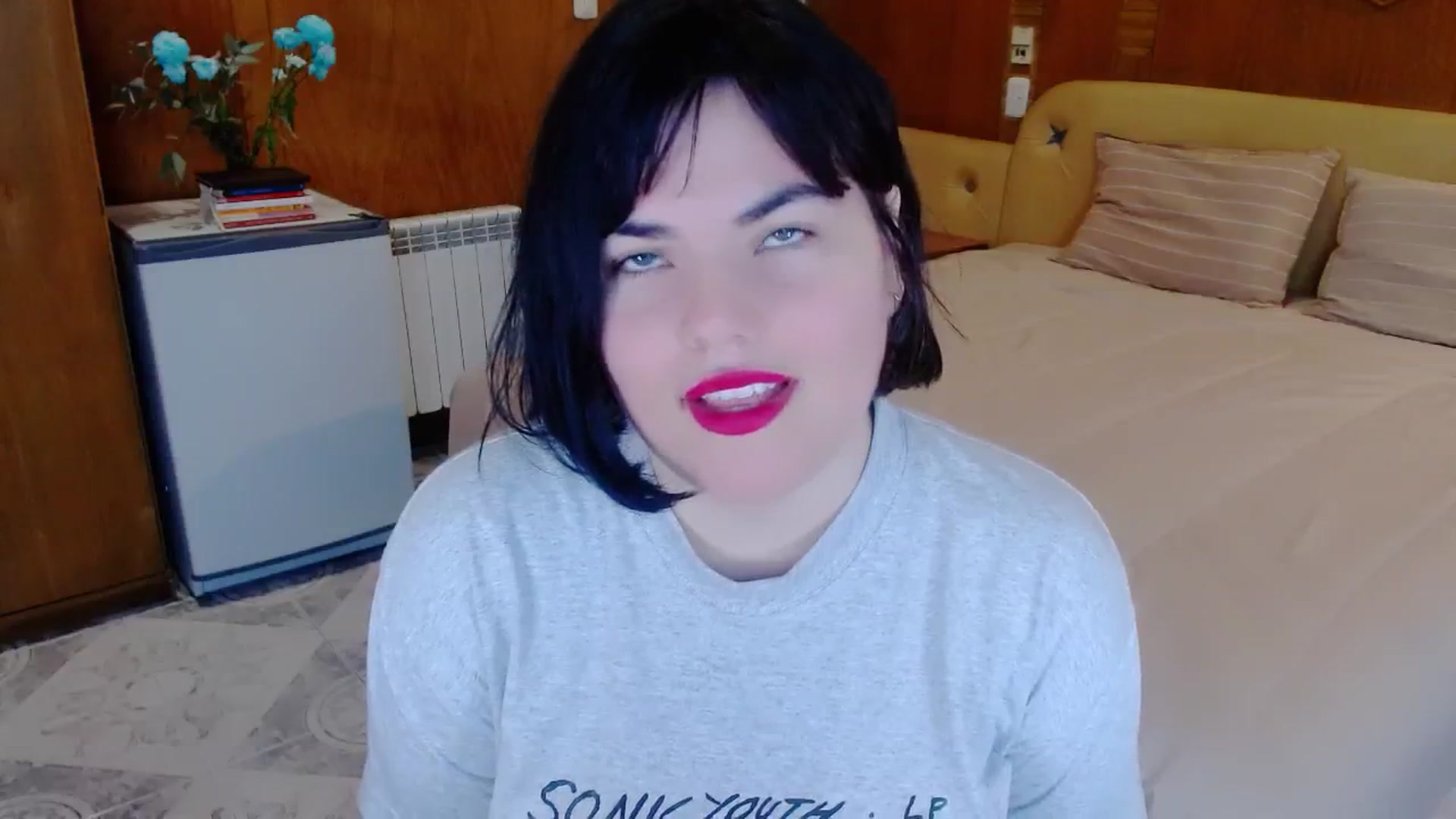 Gallery image thumbnail from SomeoneReal's myfreecams stream on, 06/01/2024, 19:42 image 4 of 20
