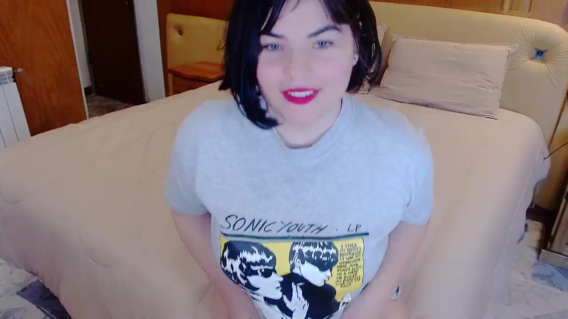 Gallery image thumbnail from SomeoneReal's myfreecams stream on, 06/01/2024, 19:42 image 20 of 20