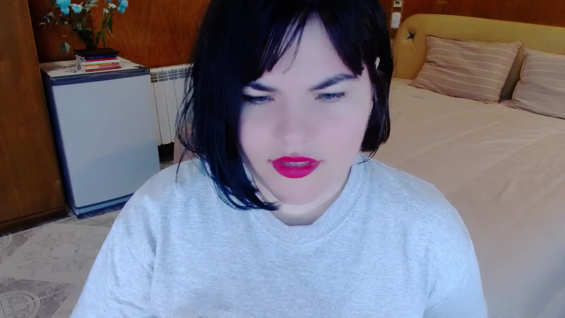 Gallery image thumbnail from SomeoneReal's myfreecams stream on, 06/01/2024, 19:42 image 1 of 20