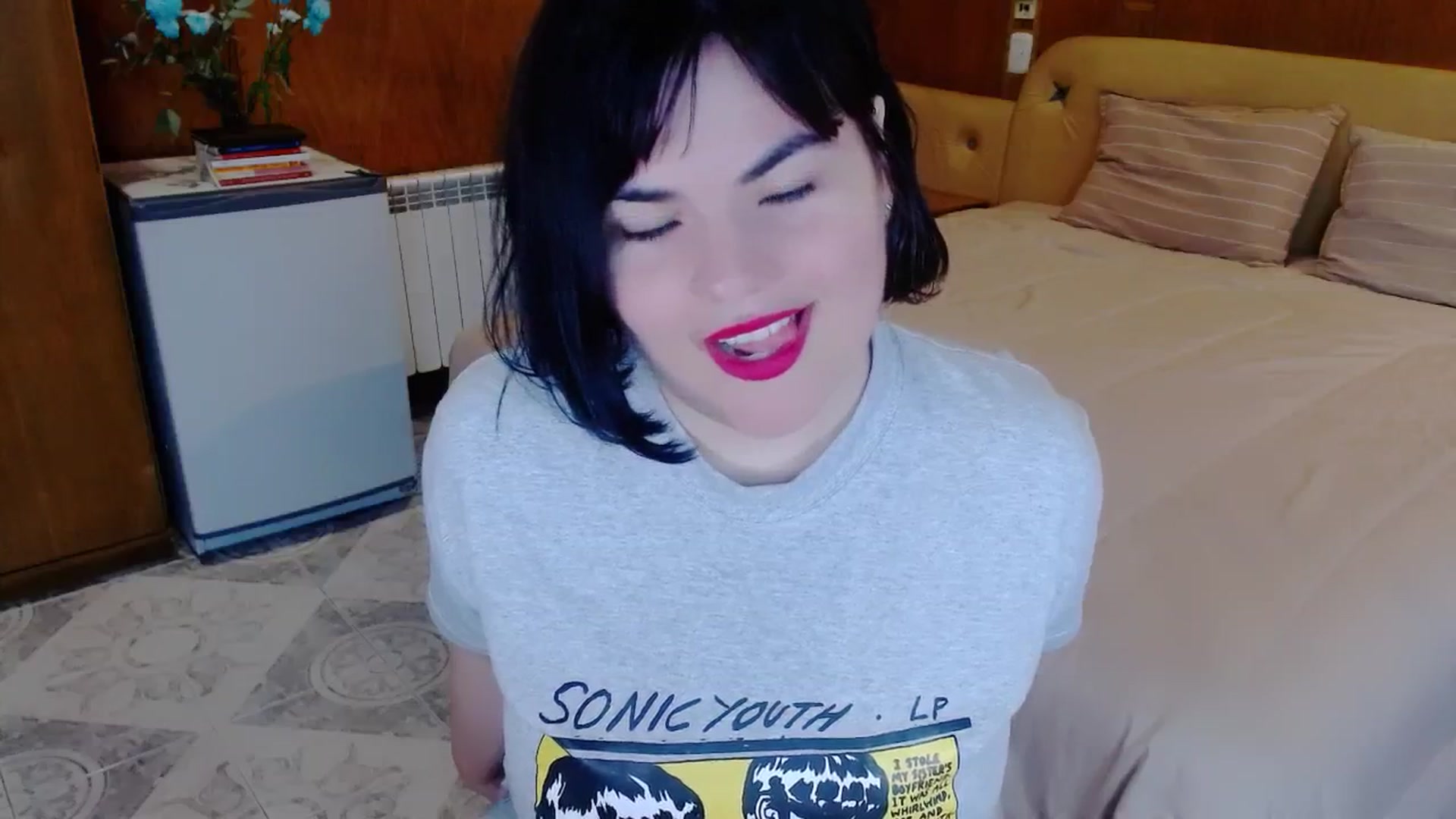 Gallery image thumbnail from SomeoneReal's myfreecams stream on, 06/01/2024, 19:42 image 2 of 20