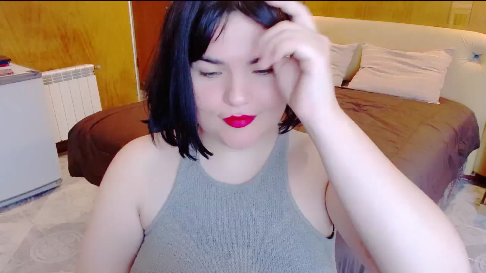 Gallery image thumbnail from SomeoneReal's myfreecams stream on, 06/11/2024, 17:52 image 10 of 20