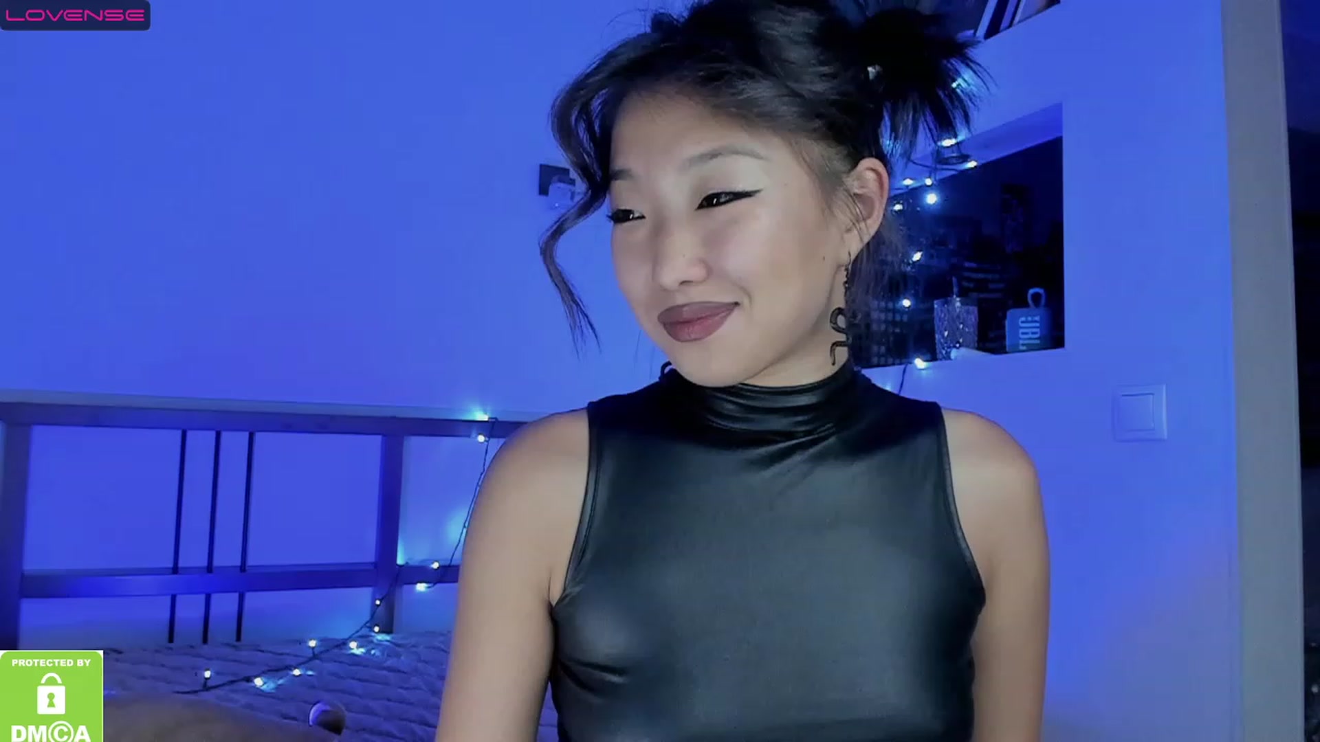 Gallery image thumbnail from SonMi's myfreecams stream on, 10/06/2023, 16:15 image 6 of 20