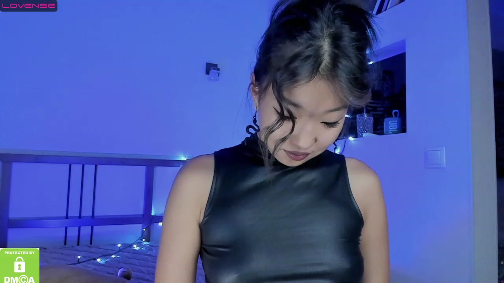 Gallery image thumbnail from SonMi's myfreecams stream on, 10/06/2023, 16:15 image 7 of 20