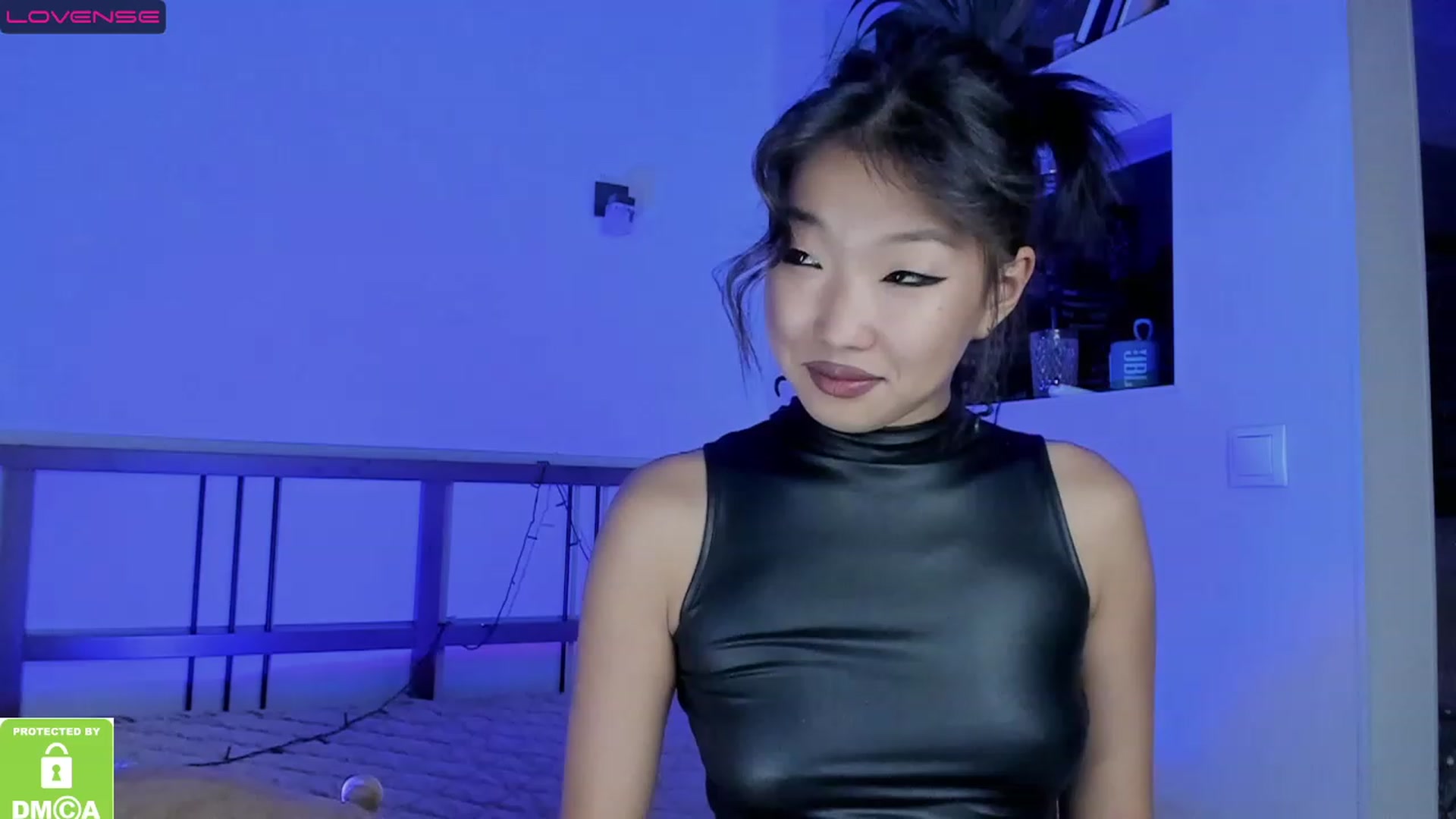 Gallery image thumbnail from SonMi's myfreecams stream on, 10/06/2023, 16:15 image 11 of 20