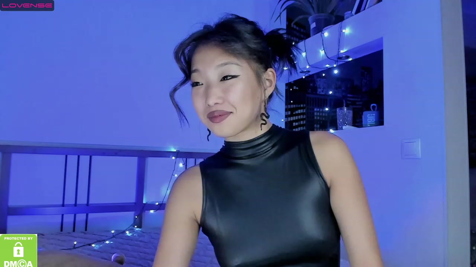 Gallery image thumbnail from SonMi's myfreecams stream on, 10/06/2023, 16:15 image 10 of 20