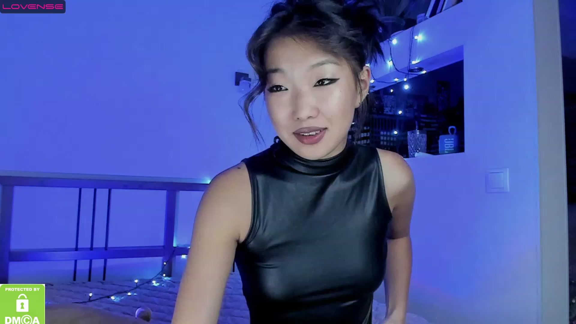Gallery image thumbnail from SonMi's myfreecams stream on, 10/06/2023, 16:15 image 16 of 20