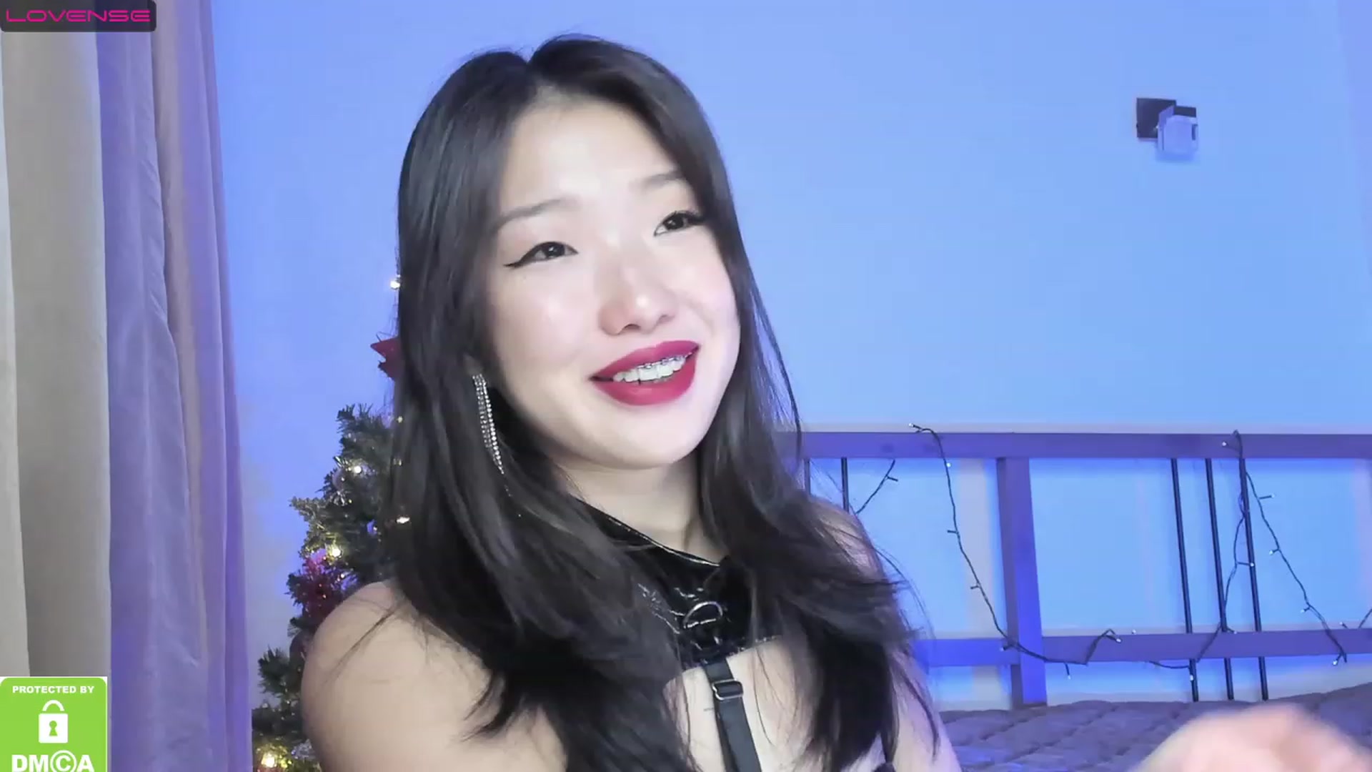 Gallery image thumbnail from SonMi's myfreecams stream on, 12/25/2023, 20:18 image 6 of 20