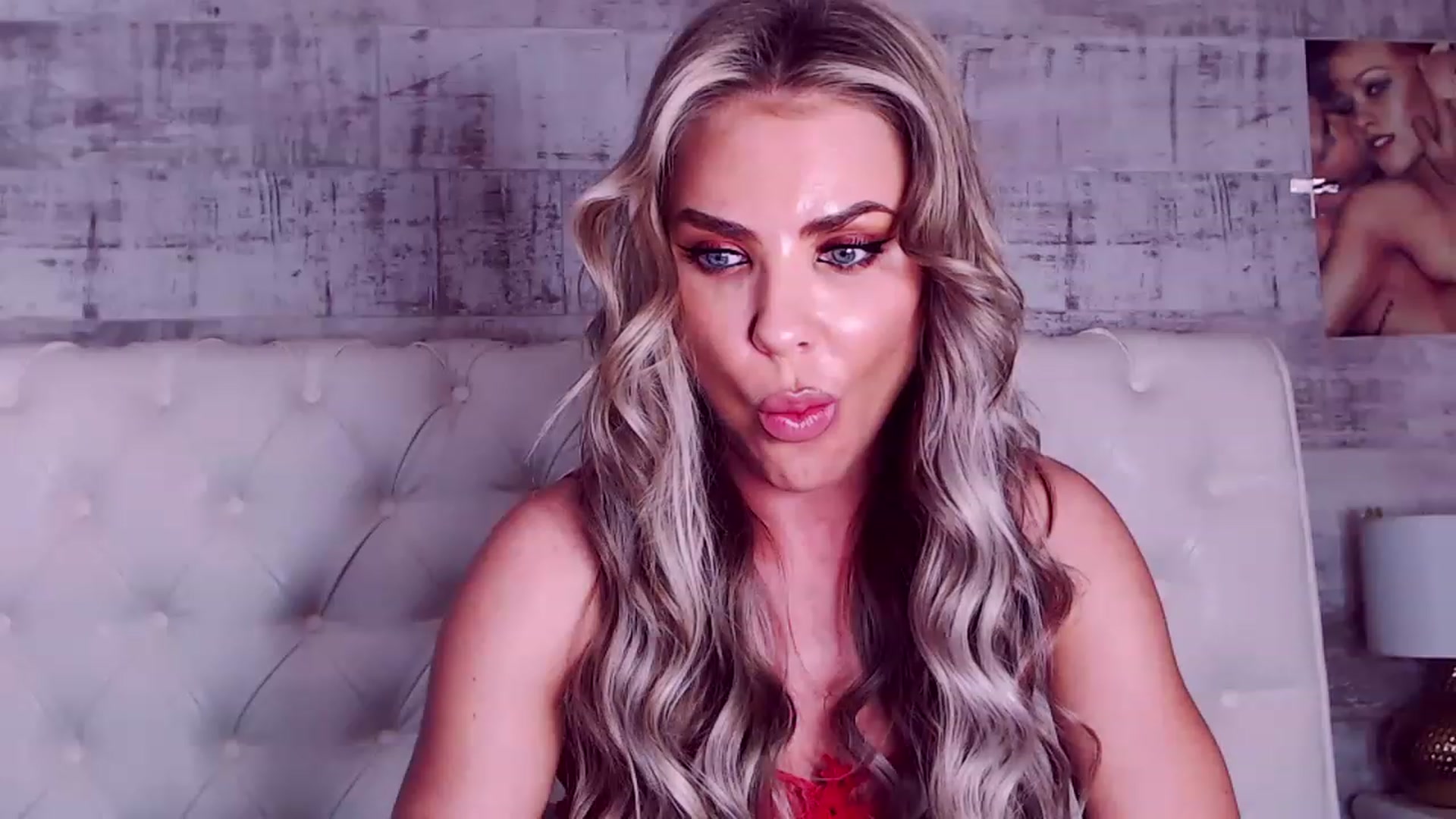 Gallery image thumbnail from Sona_Bambina's myfreecams stream on, 12/02/2022, 06:54 image 14 of 20