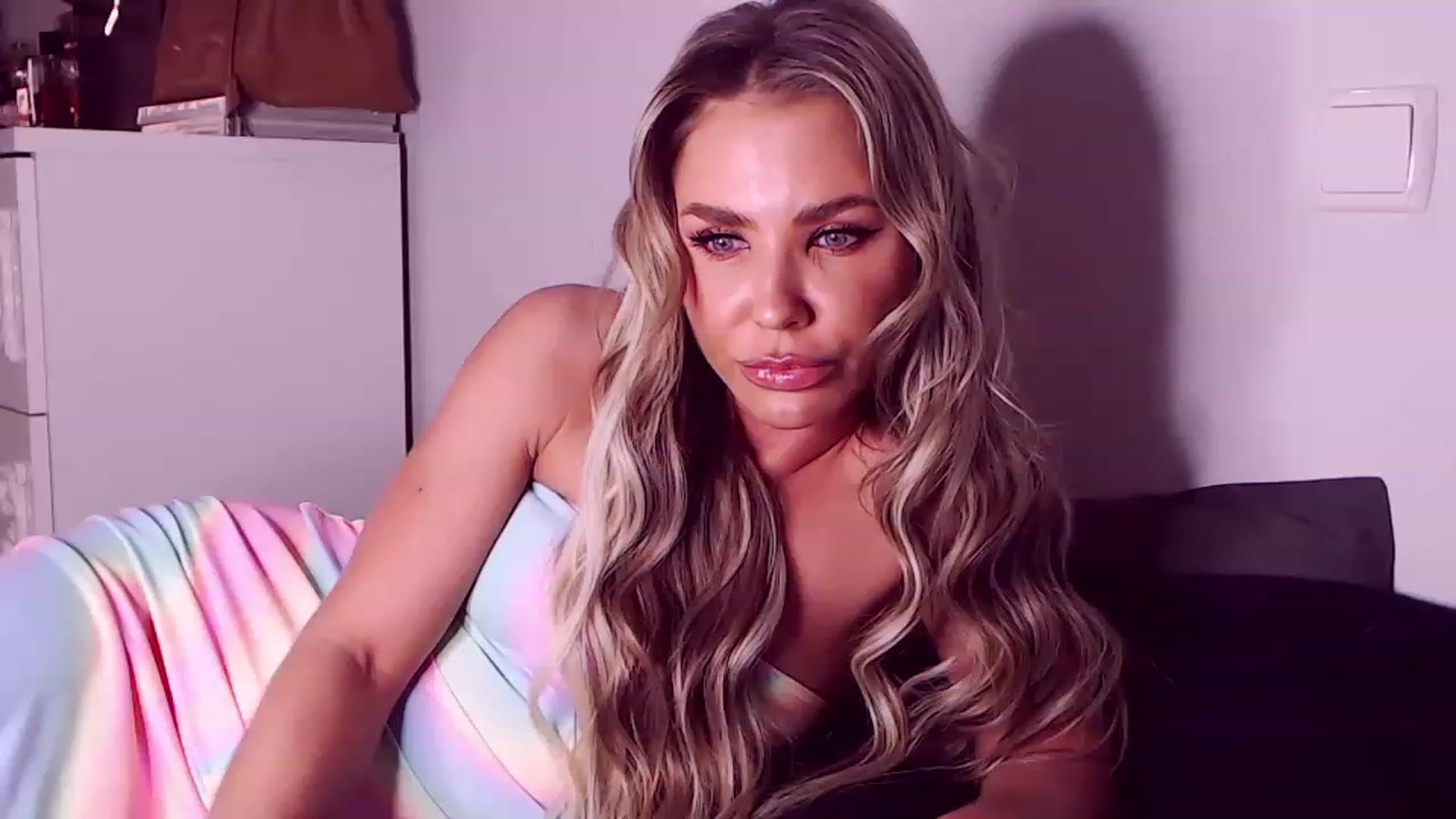 Gallery image thumbnail from Sona_Bambina's myfreecams stream on, 01/30/2023, 05:48 image 19 of 20