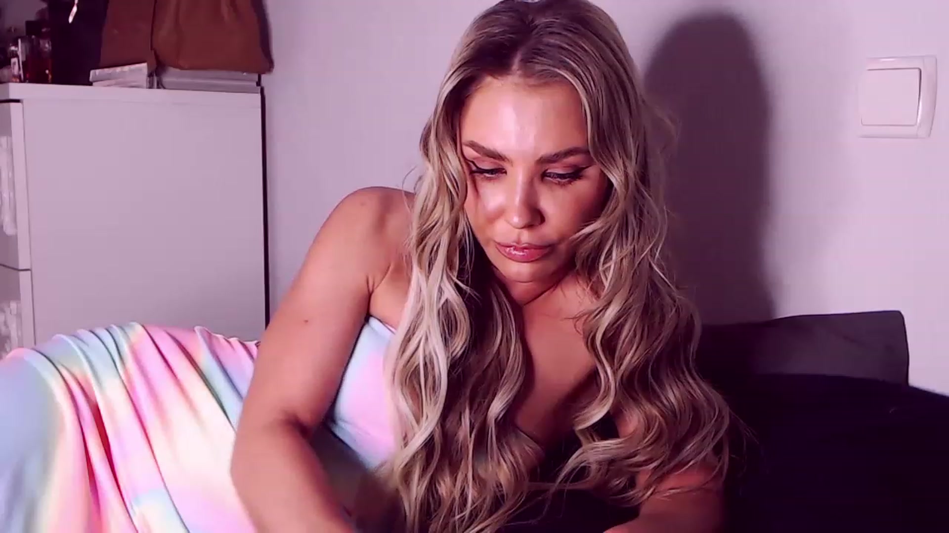 Gallery image thumbnail from Sona_Bambina's myfreecams stream on, 01/30/2023, 05:48 image 17 of 20