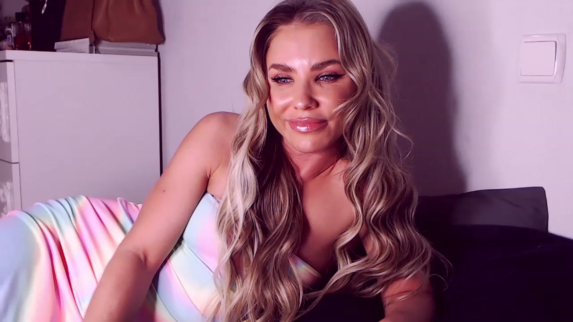 Gallery image thumbnail from Sona_Bambina's myfreecams stream on, 01/30/2023, 05:48 image 9 of 20