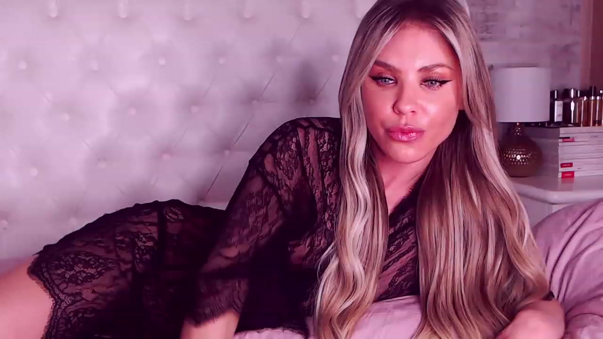 Gallery image thumbnail from Sona_Bambina's myfreecams stream on, 03/07/2023, 06:18 image 2 of 20