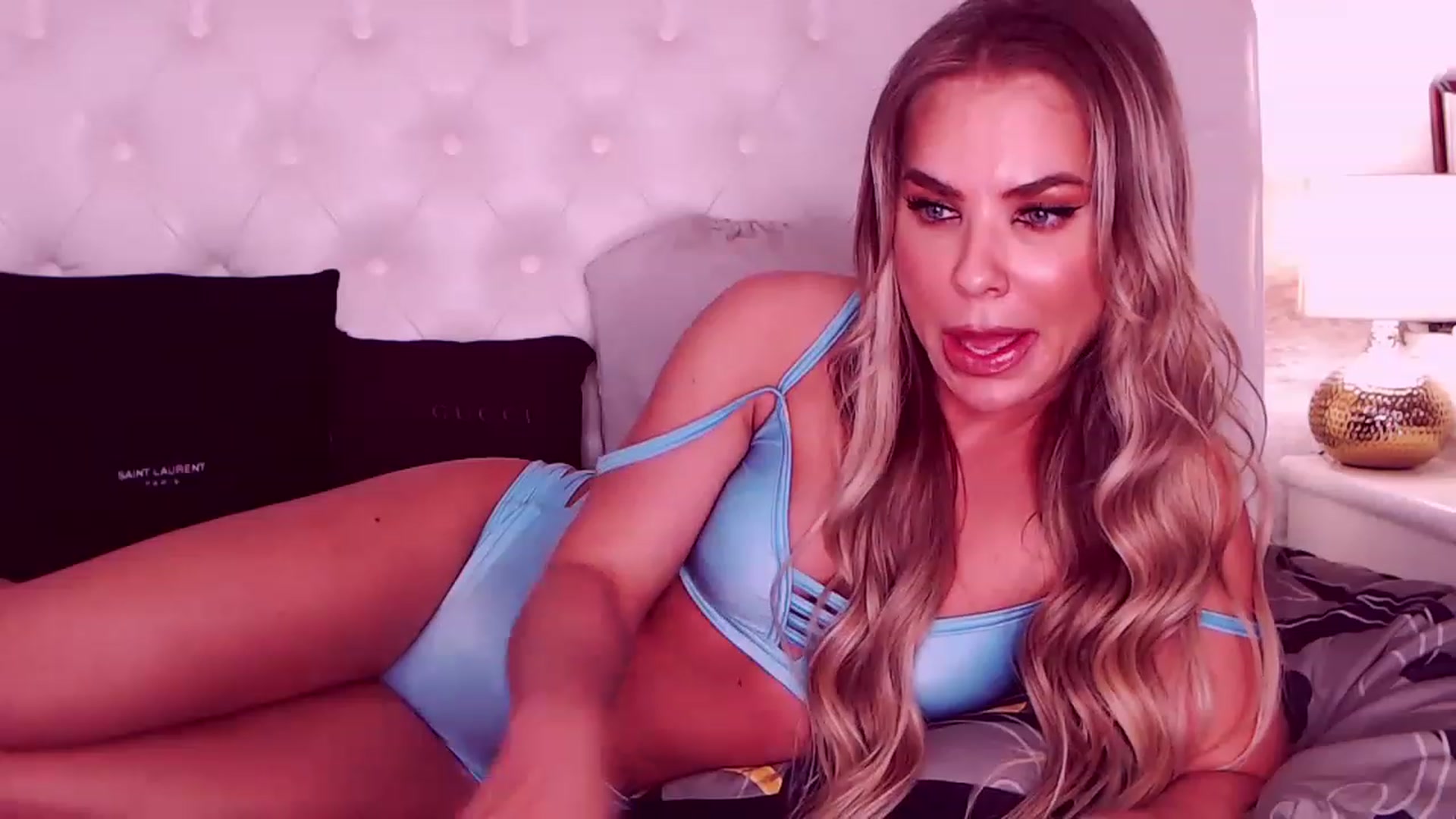 Gallery image thumbnail from Sona_Bambina's myfreecams stream on, 06/10/2023, 06:34 image 12 of 20