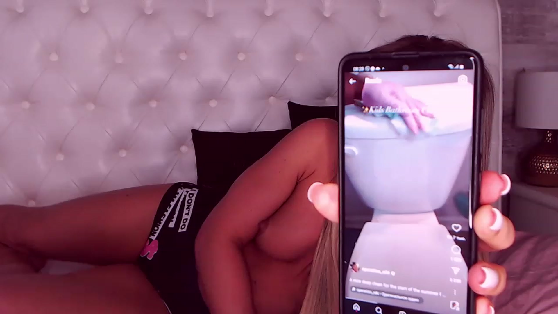 Gallery image thumbnail from Sona_Bambina's myfreecams stream on, 06/17/2023, 05:32 image 15 of 20