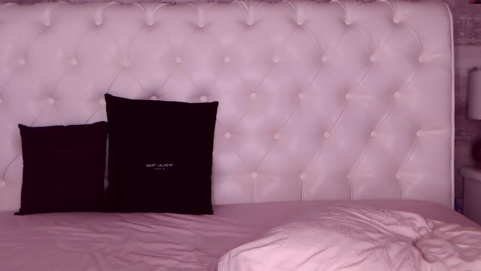Gallery image thumbnail from Sona_Bambina's myfreecams stream on, 06/18/2023, 05:09 image 6 of 20