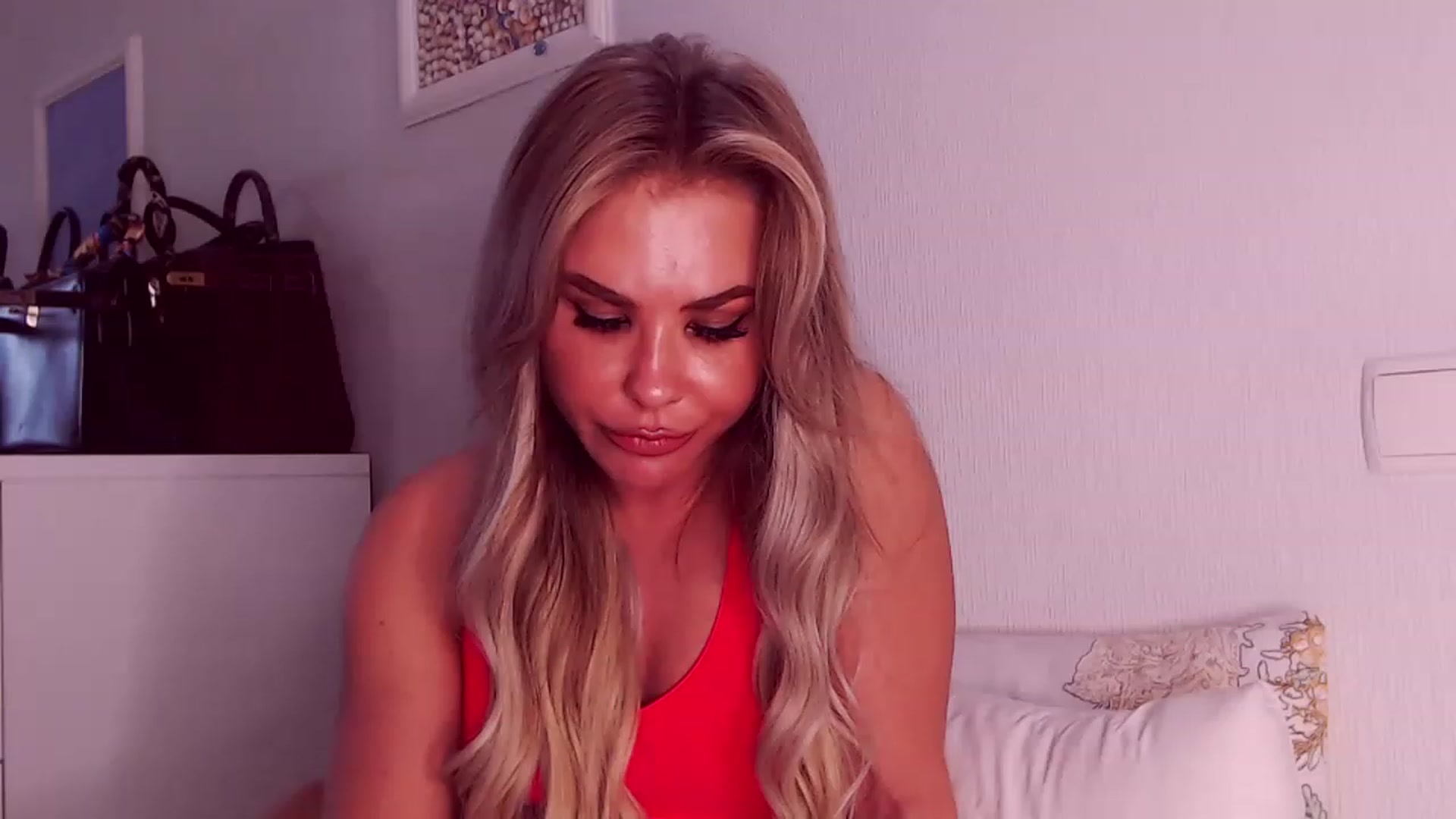 Gallery image thumbnail from Sona_Bambina's myfreecams stream on, 07/25/2023, 04:58 image 17 of 20