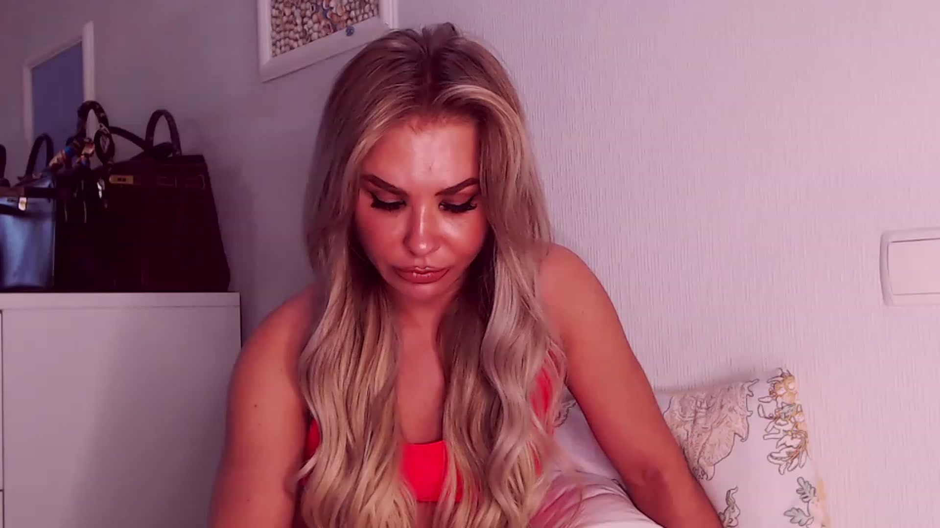Gallery image thumbnail from Sona_Bambina's myfreecams stream on, 07/25/2023, 04:58 image 4 of 20