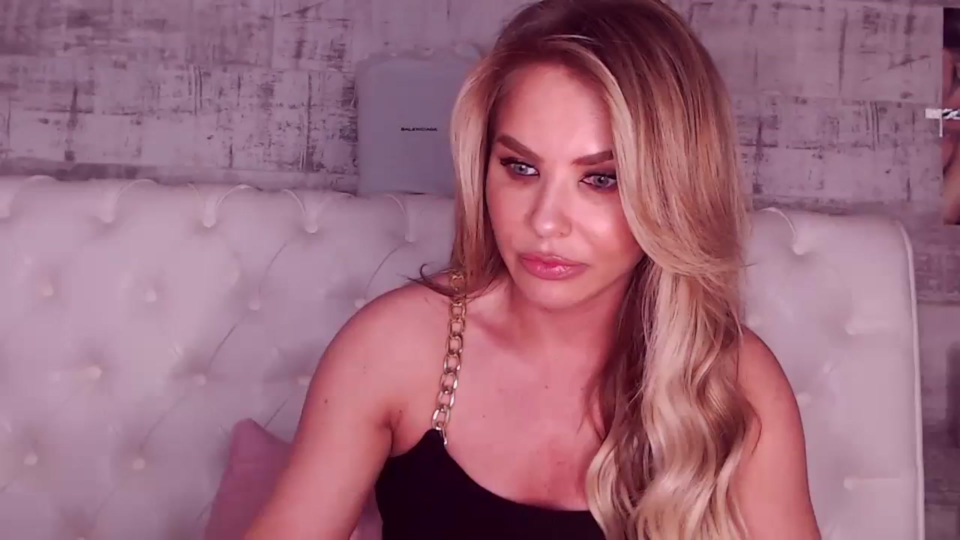 Gallery image thumbnail from Sona_Bambina's myfreecams stream on, 03/25/2024, 05:57 image 13 of 20