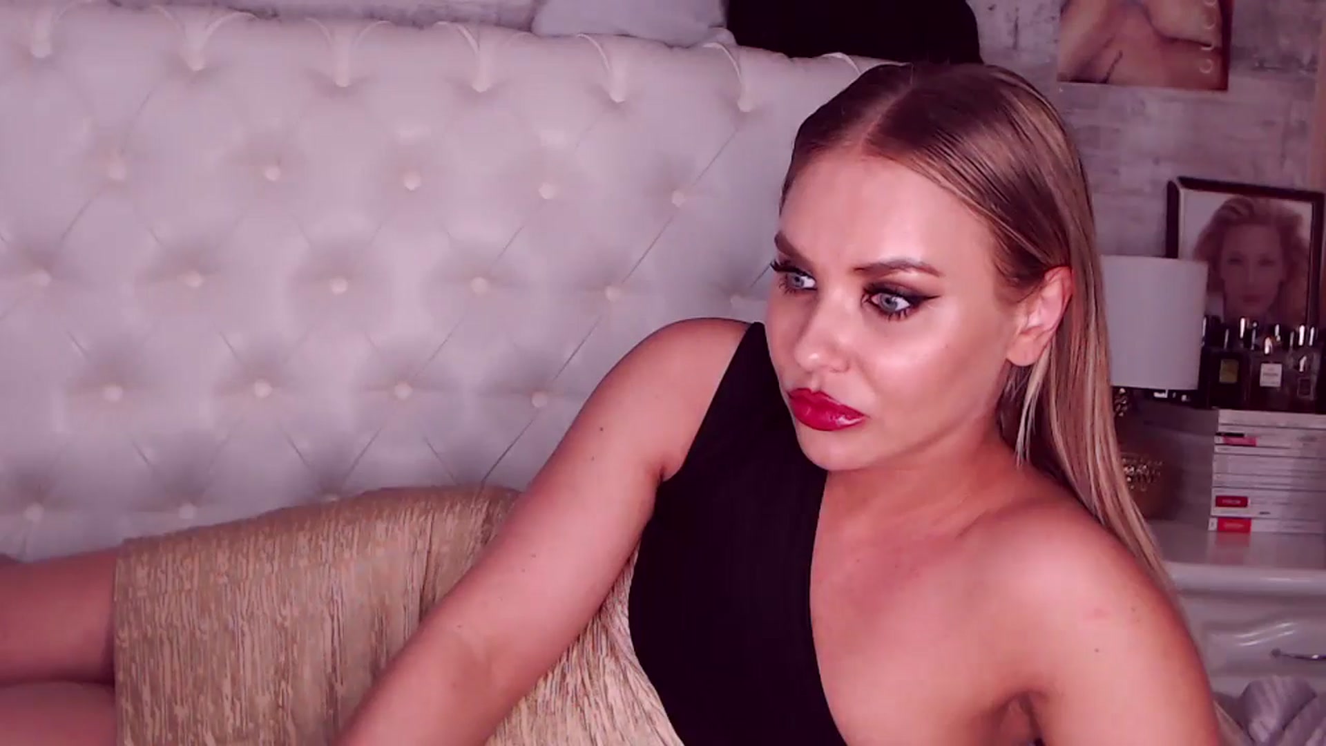 Gallery image thumbnail from Sona_Bambina's myfreecams stream on, 08/04/2024, 06:13 image 8 of 20