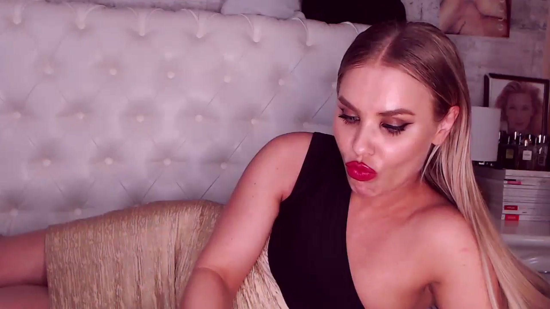 Gallery image thumbnail from Sona_Bambina's myfreecams stream on, 08/04/2024, 06:13 image 3 of 20