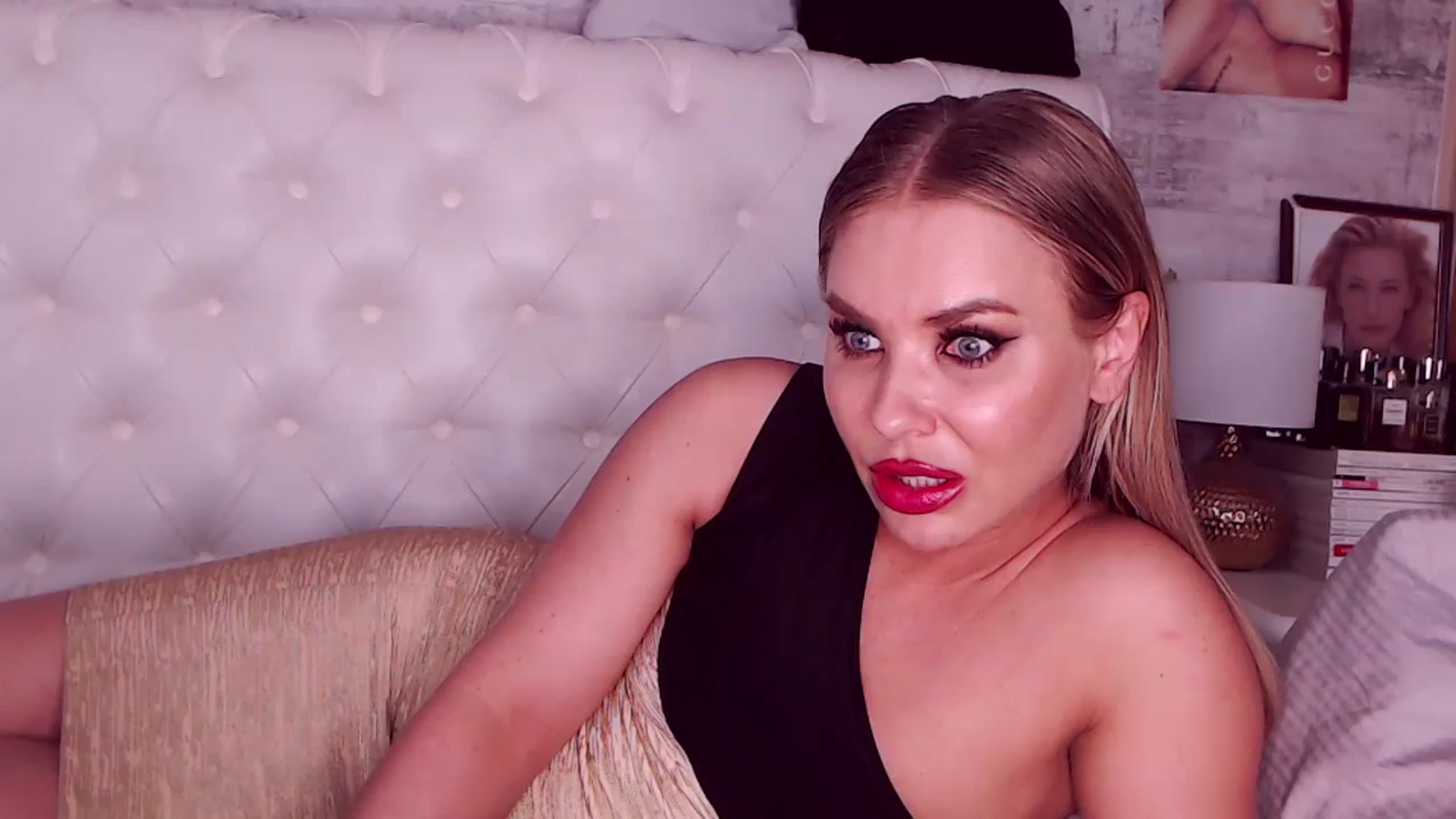 Gallery image thumbnail from Sona_Bambina's myfreecams stream on, 08/04/2024, 06:53 image 5 of 20