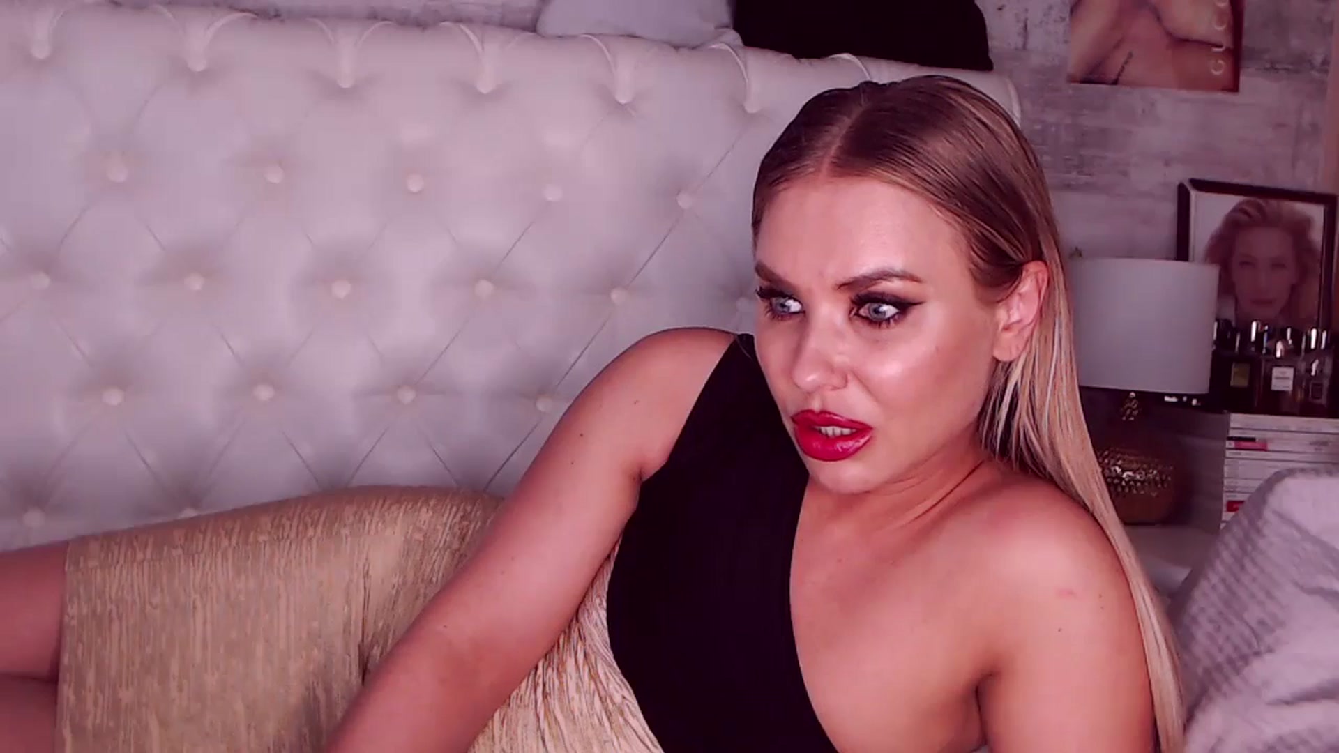 Gallery image thumbnail from Sona_Bambina's myfreecams stream on, 08/04/2024, 06:53 image 6 of 20