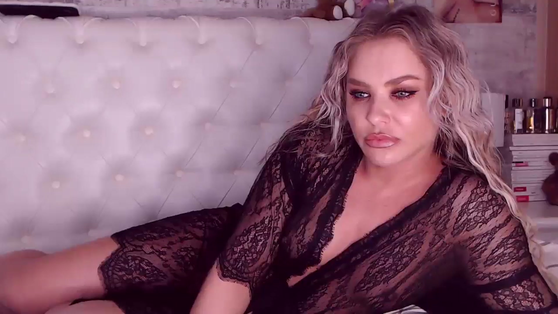 Gallery image thumbnail from Sona_Bambina's myfreecams stream on, 10/15/2024, 05:00 image 17 of 20