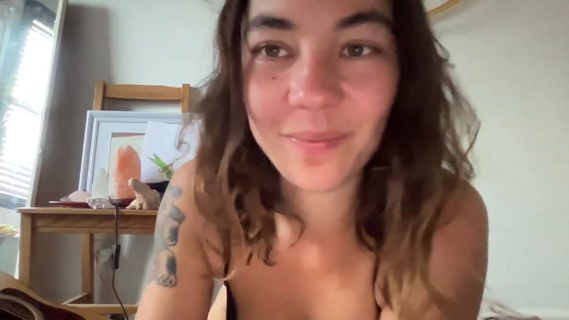 Gallery image thumbnail from Sonisymbal's myfreecams stream on, 12/02/2022, 01:47 image 10 of 20