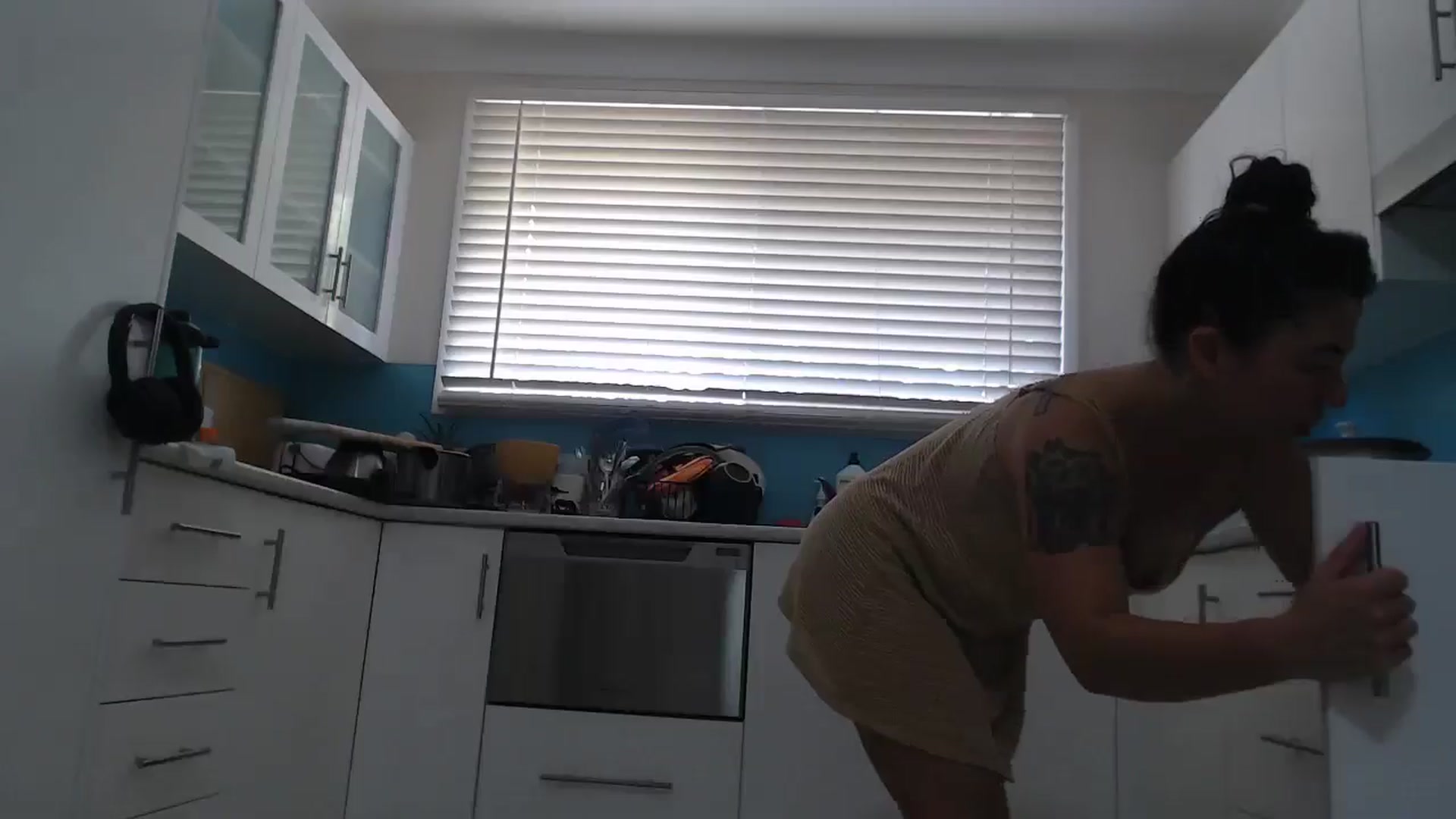 Gallery image thumbnail from Sonisymbal's myfreecams stream on, 12/22/2024, 06:01 image 4 of 20