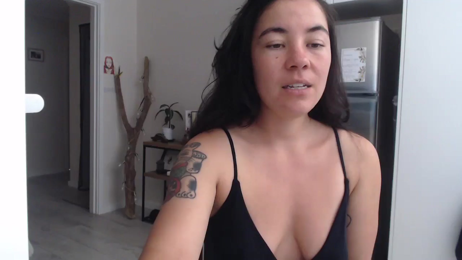 Gallery image thumbnail from Sonisymbal's myfreecams stream on, 12/23/2024, 02:46 image 1 of 20