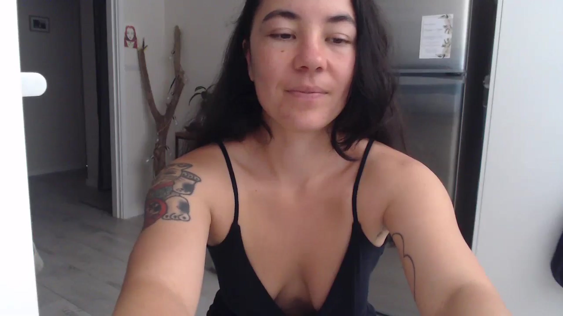 Gallery image thumbnail from Sonisymbal's myfreecams stream on, 12/23/2024, 02:46 image 6 of 20