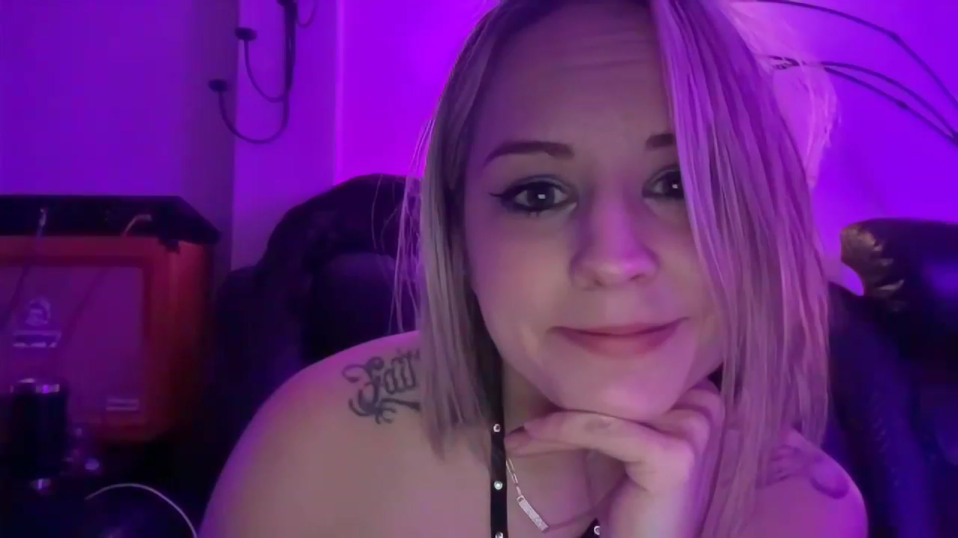 Gallery image thumbnail from Sonny_Des's myfreecams stream on, 02/17/2023, 13:55 image 14 of 20