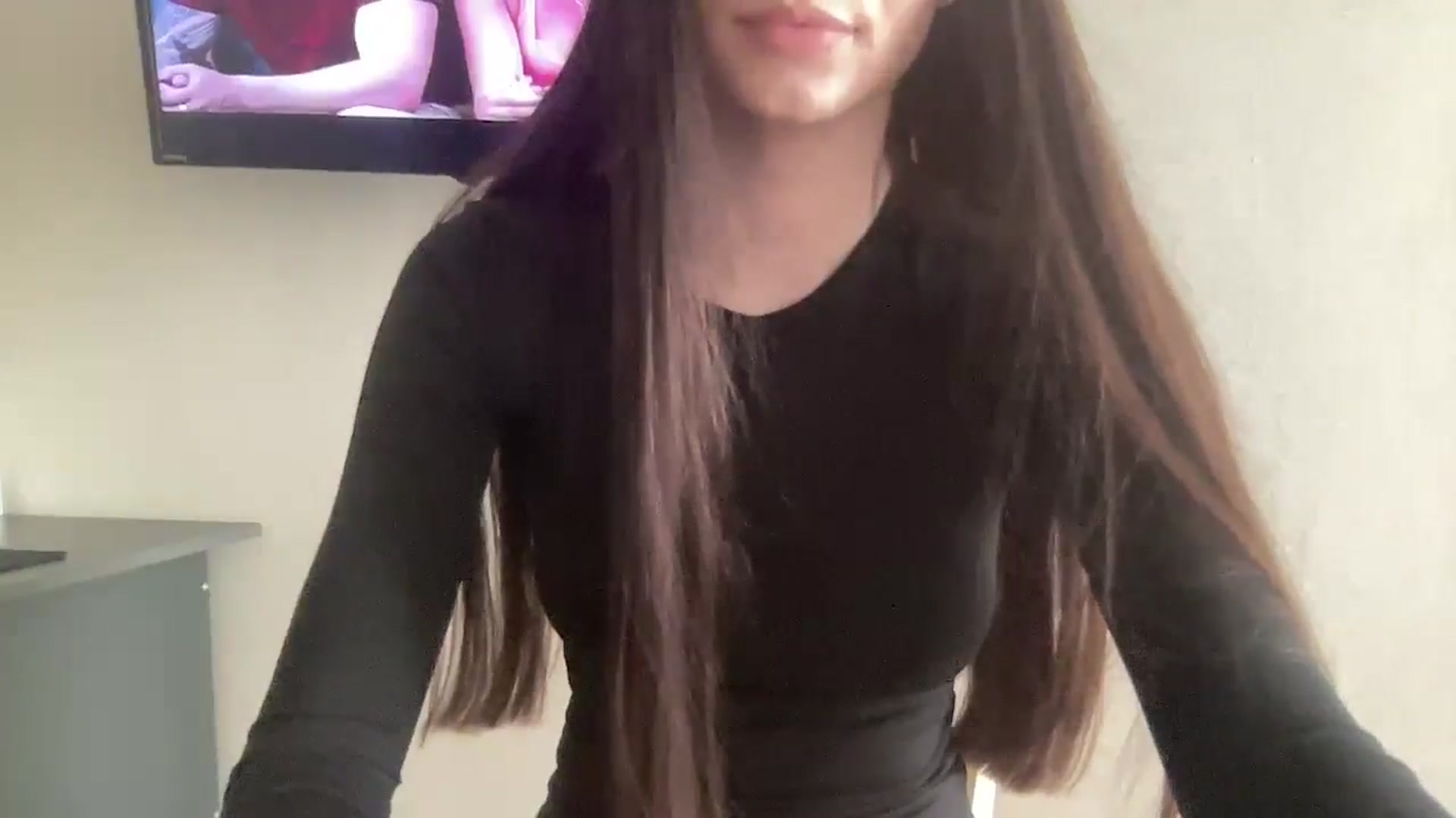 Gallery image thumbnail from SonyaBlu's myfreecams stream on, 04/20/2025, 09:40 image 10 of 20