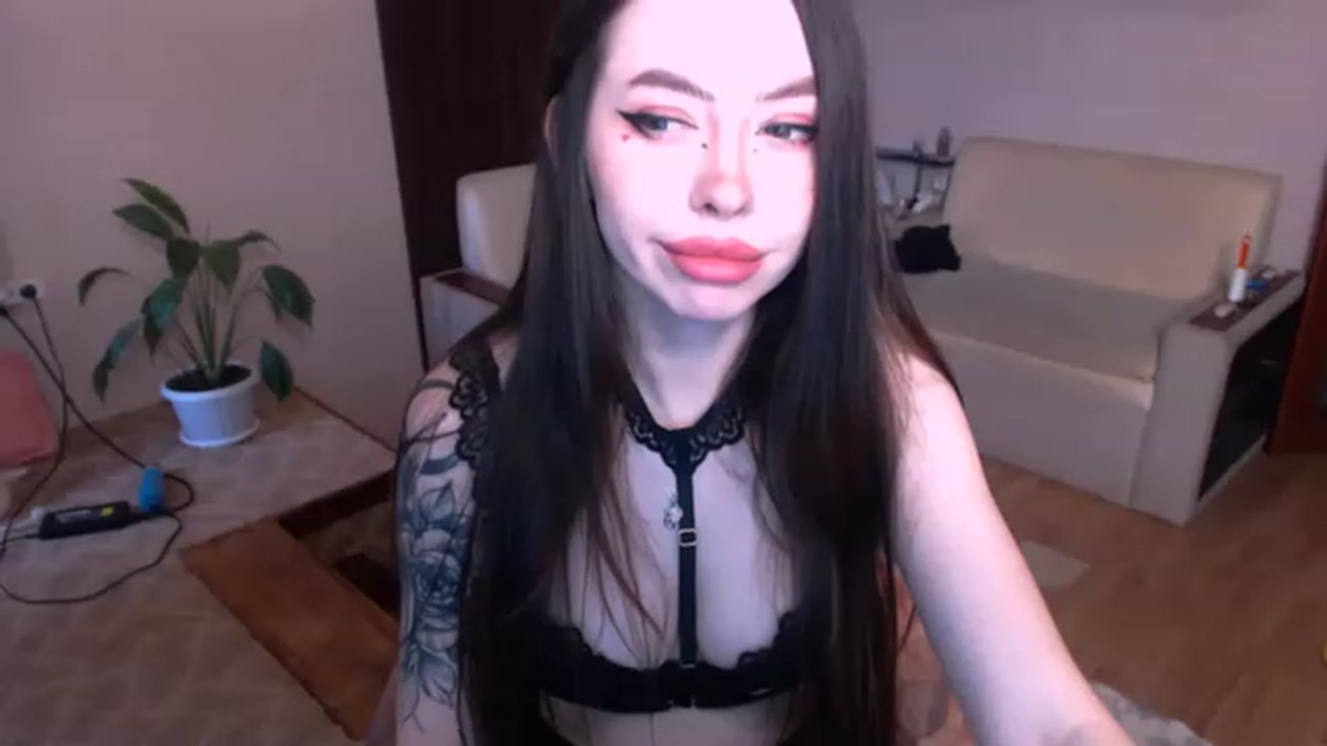 Gallery image thumbnail from SonyaKotik's myfreecams stream on, 12/29/2022, 09:06 image 12 of 20