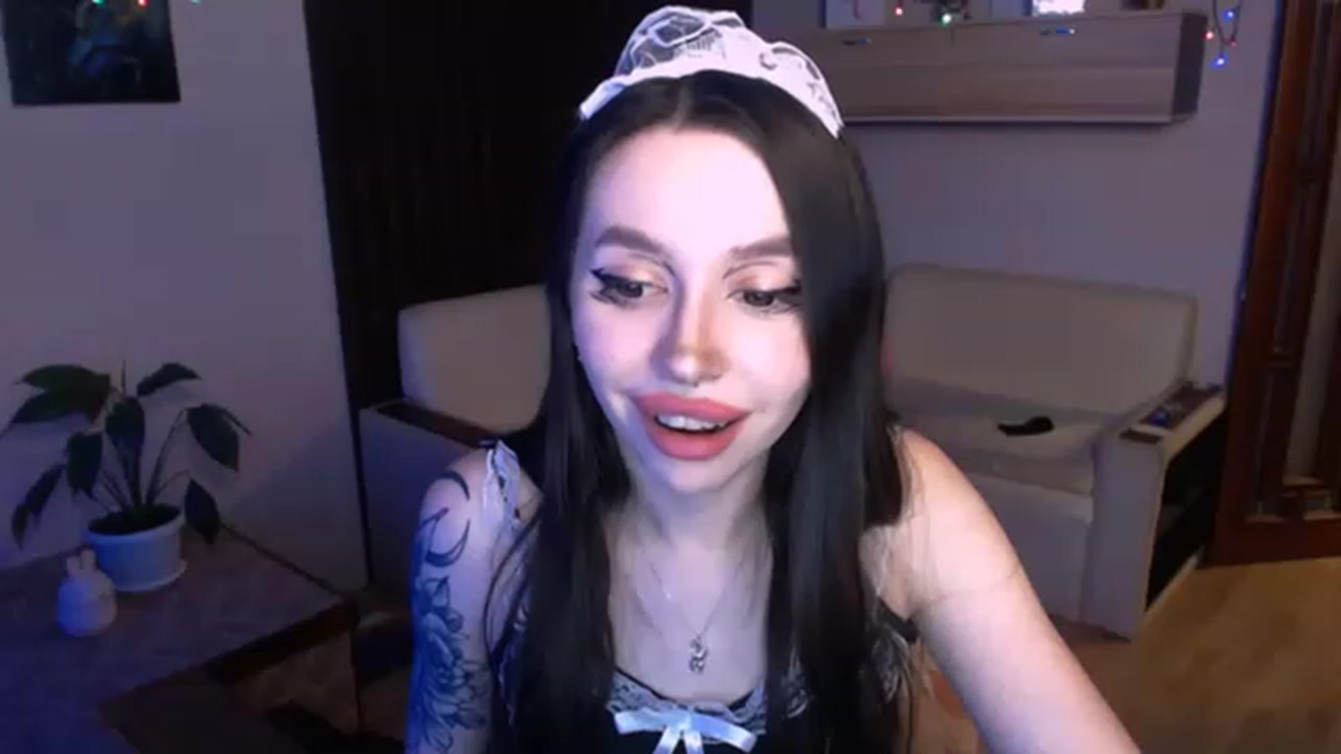 Gallery image thumbnail from SonyaKotik's myfreecams stream on, 01/06/2023, 15:36 image 16 of 20