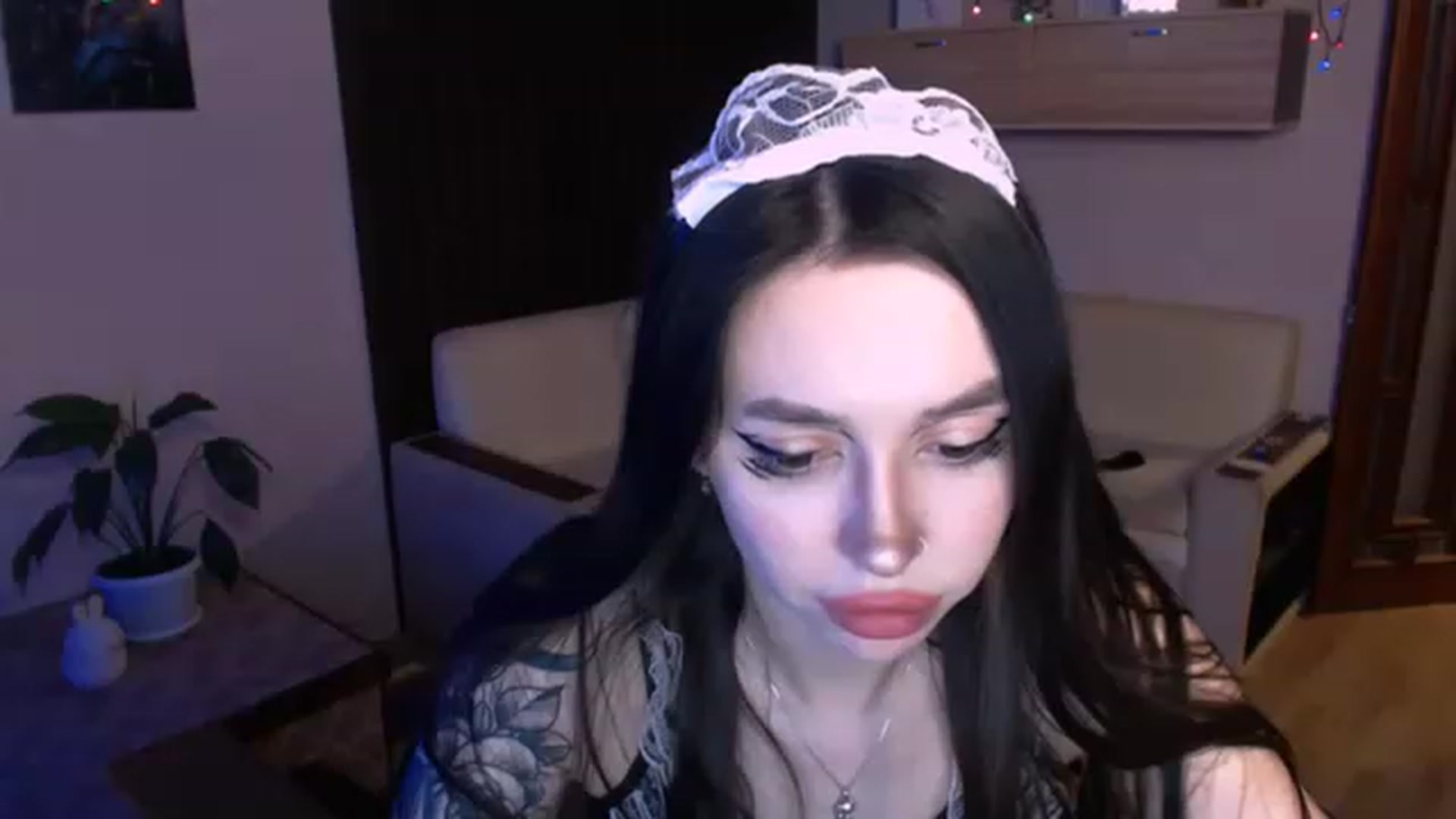 Gallery image thumbnail from SonyaKotik's myfreecams stream on, 01/06/2023, 15:36 image 17 of 20