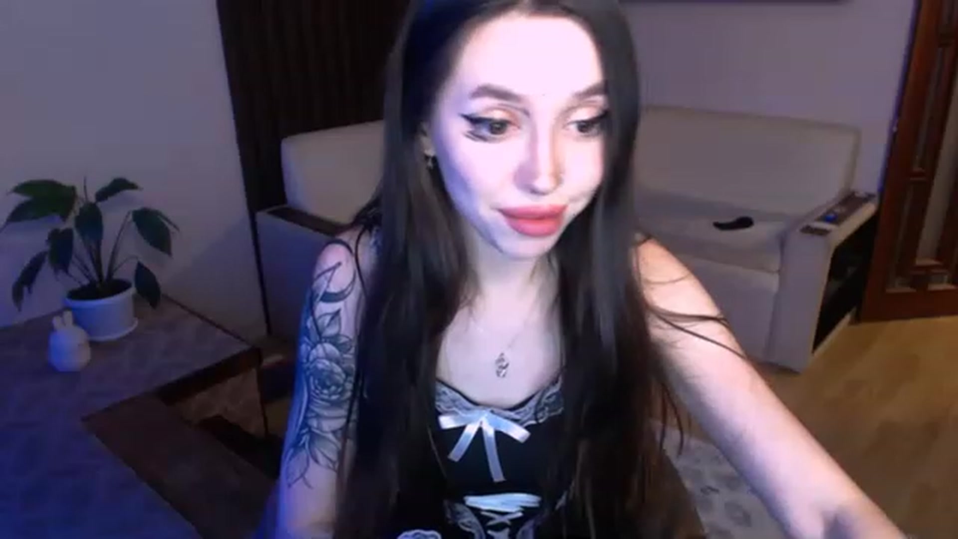 Gallery image thumbnail from SonyaKotik's myfreecams stream on, 01/06/2023, 15:36 image 9 of 20