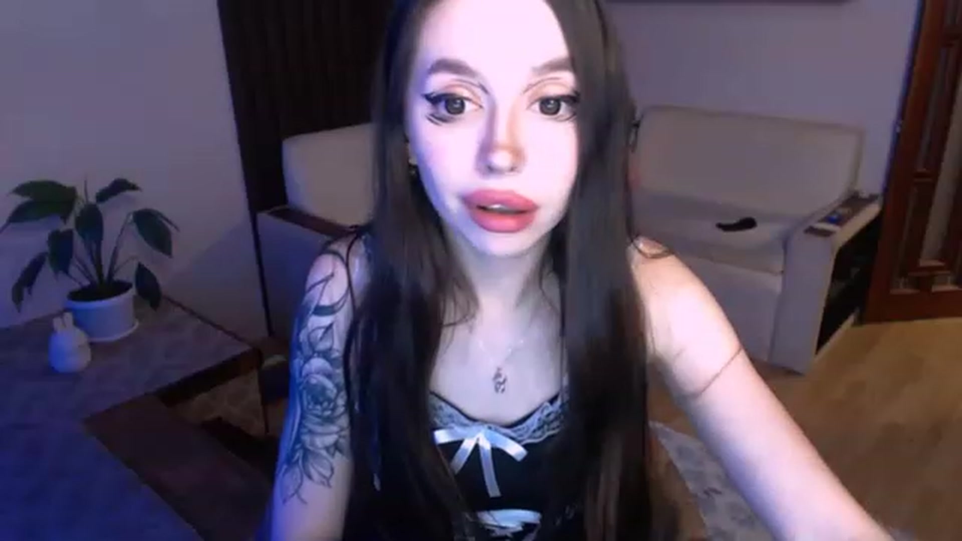 Gallery image thumbnail from SonyaKotik's myfreecams stream on, 01/06/2023, 15:36 image 11 of 20