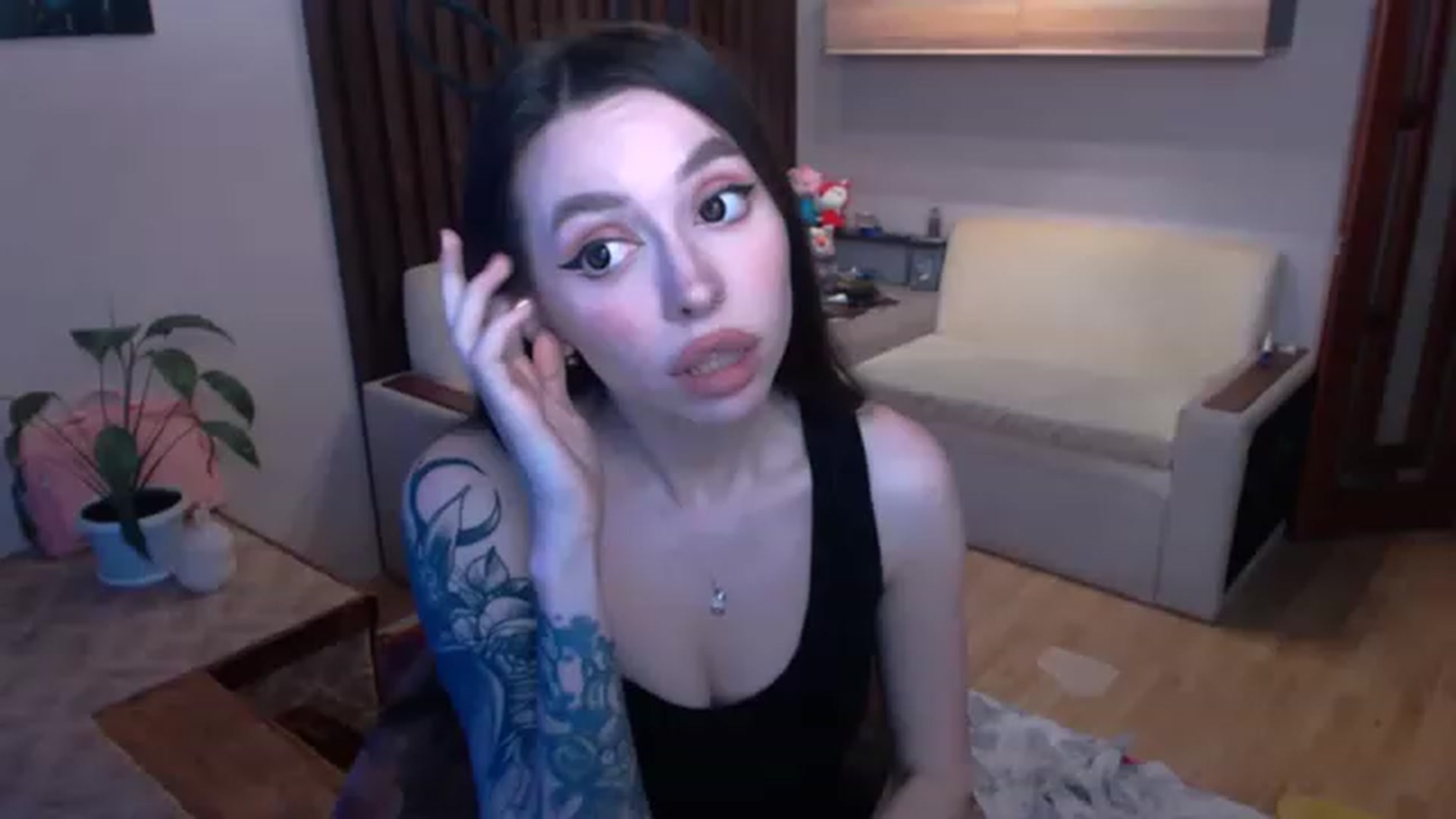 Gallery image thumbnail from SonyaKotik's myfreecams stream on, 01/19/2023, 18:48 image 14 of 20