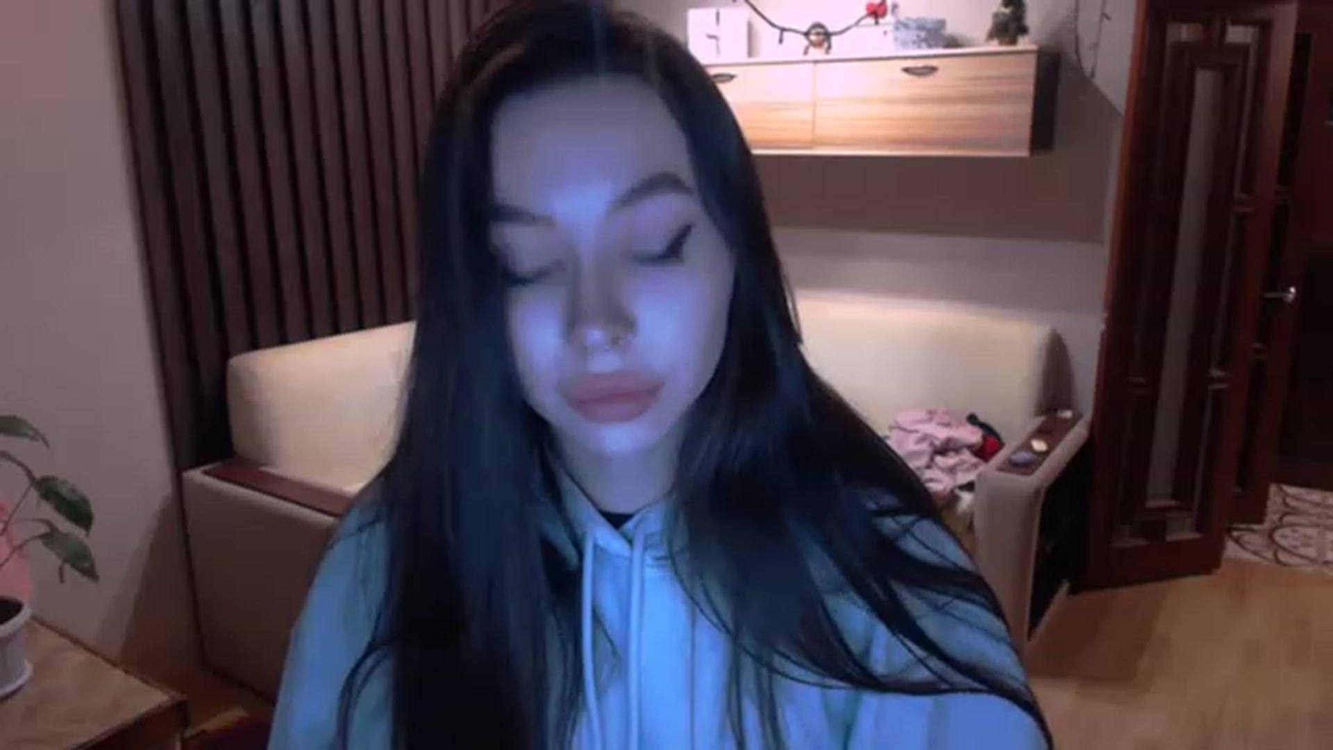 Gallery image thumbnail from SonyaKotik's myfreecams stream on, 01/25/2023, 18:31 image 15 of 20
