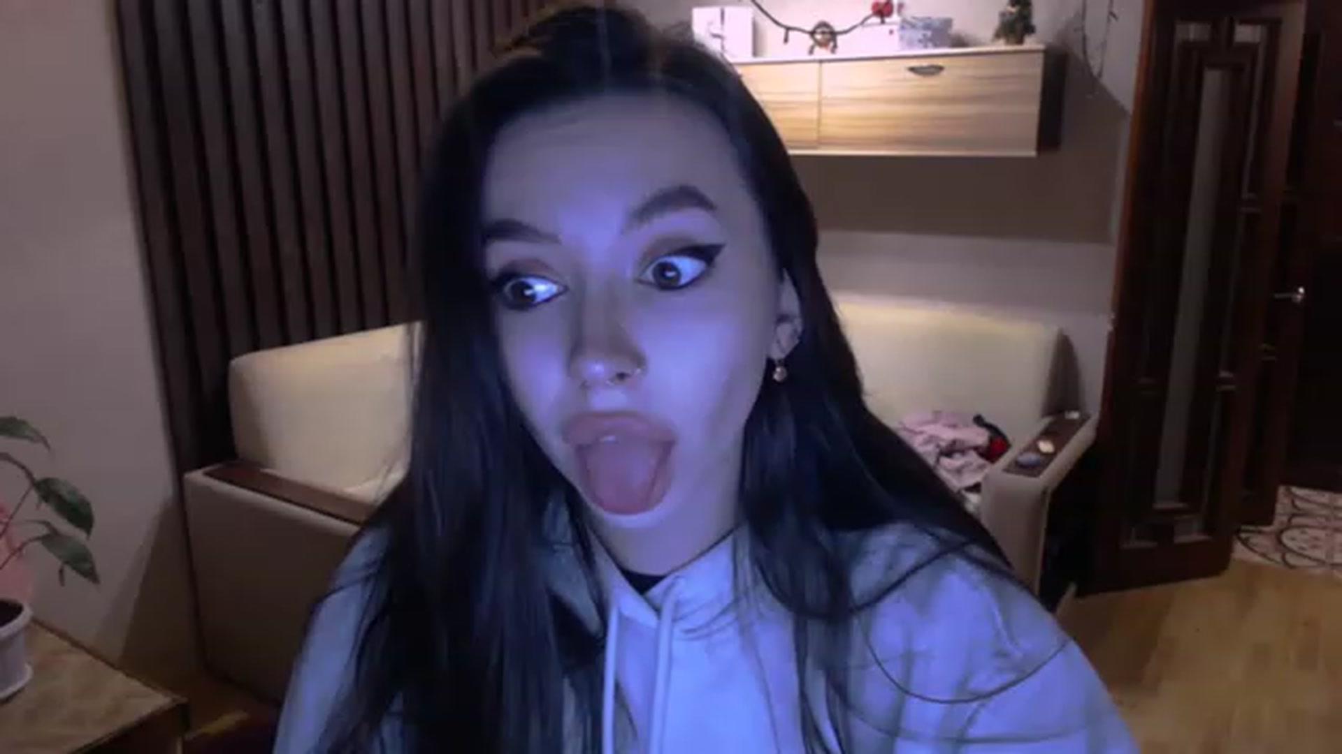 Gallery image thumbnail from SonyaKotik's myfreecams stream on, 01/25/2023, 18:31 image 9 of 20