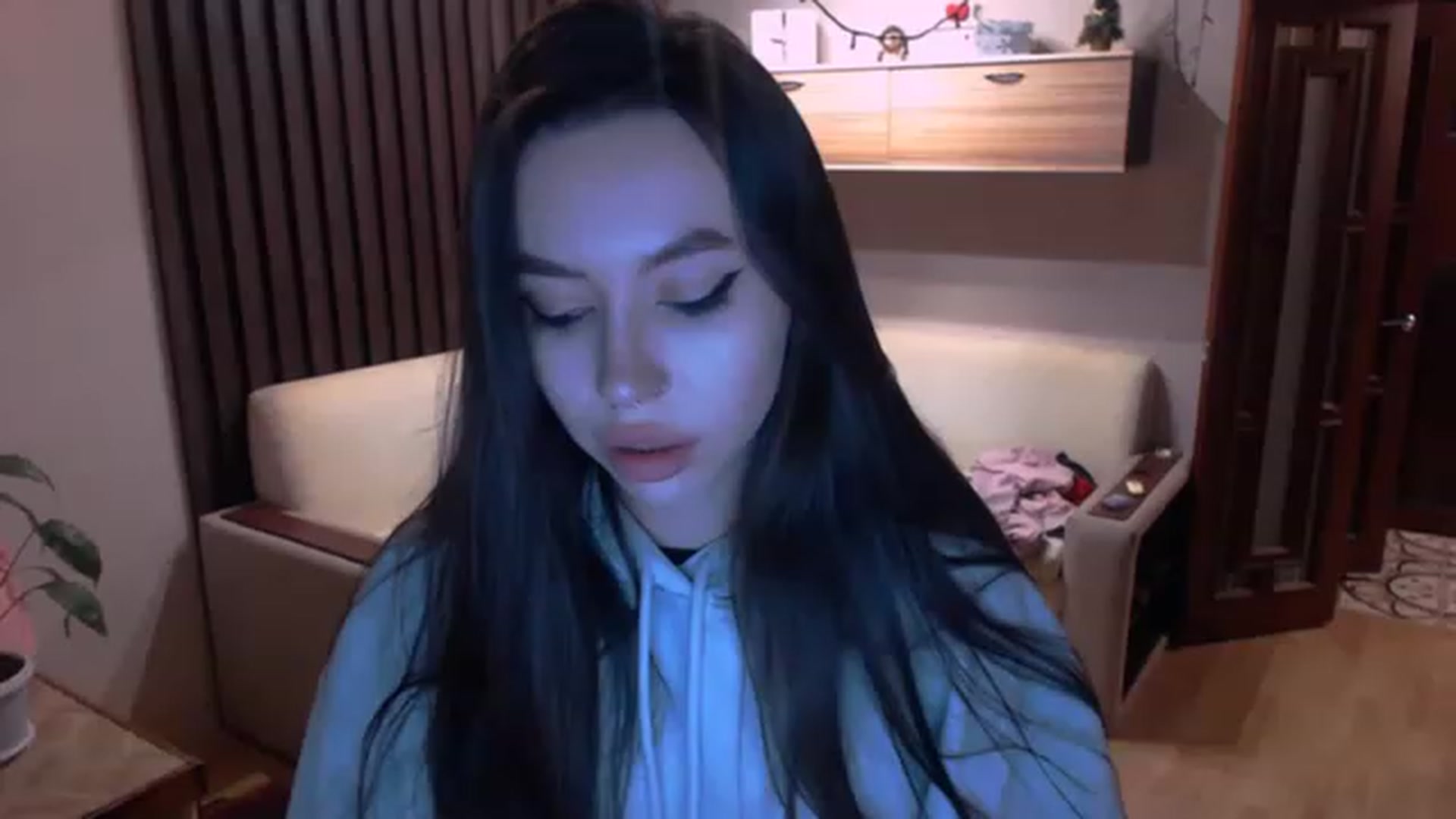 Gallery image thumbnail from SonyaKotik's myfreecams stream on, 01/25/2023, 18:31 image 16 of 20