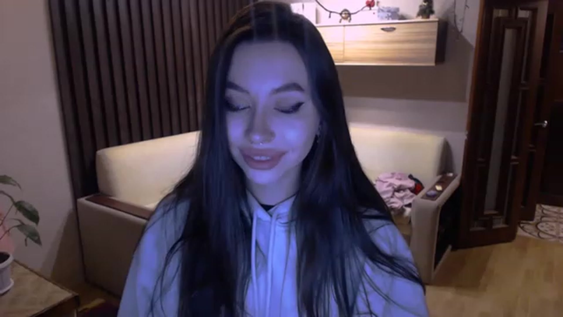 Gallery image thumbnail from SonyaKotik's myfreecams stream on, 01/25/2023, 18:31 image 17 of 20