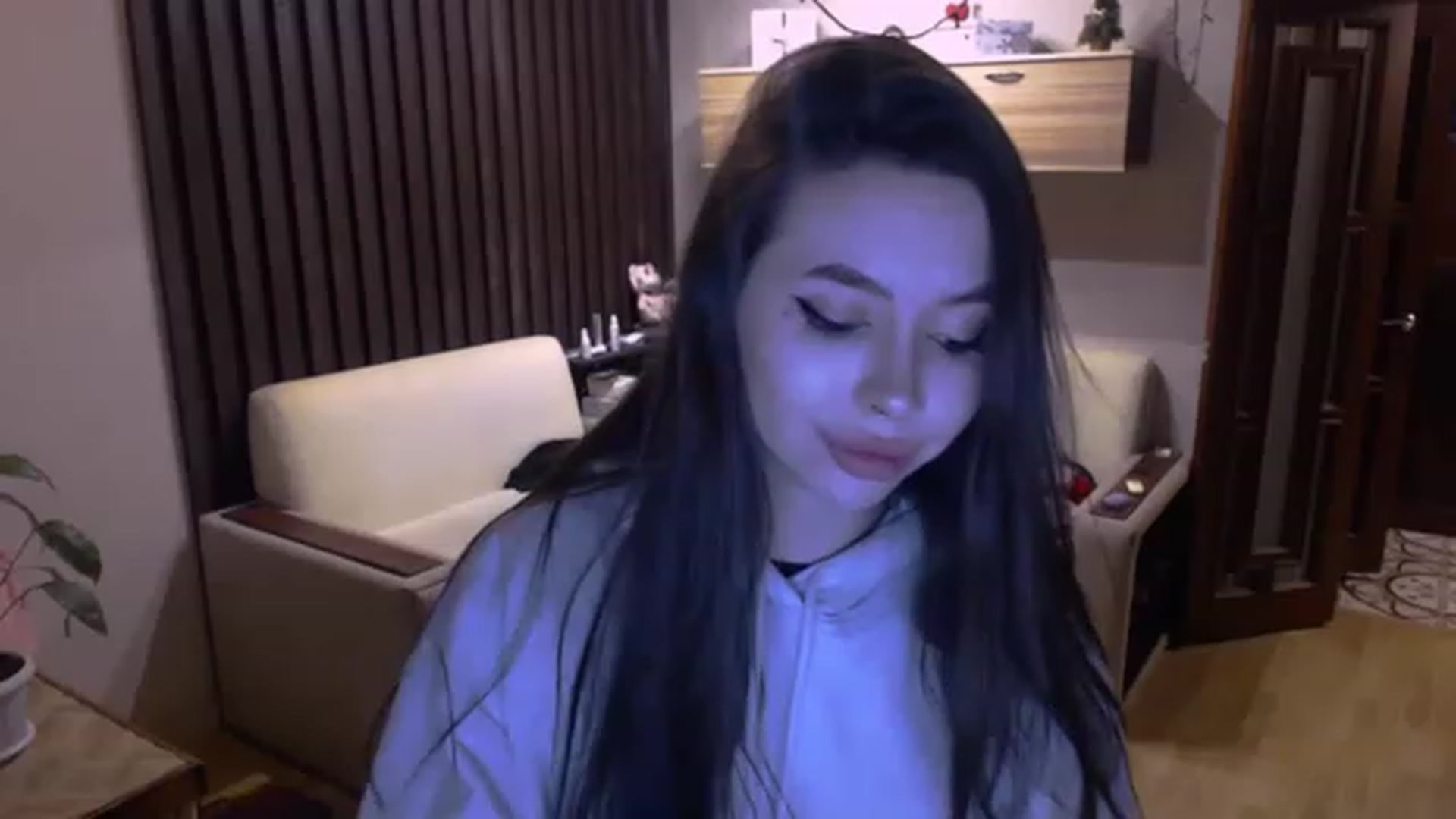 Gallery image thumbnail from SonyaKotik's myfreecams stream on, 01/25/2023, 18:31 image 6 of 20