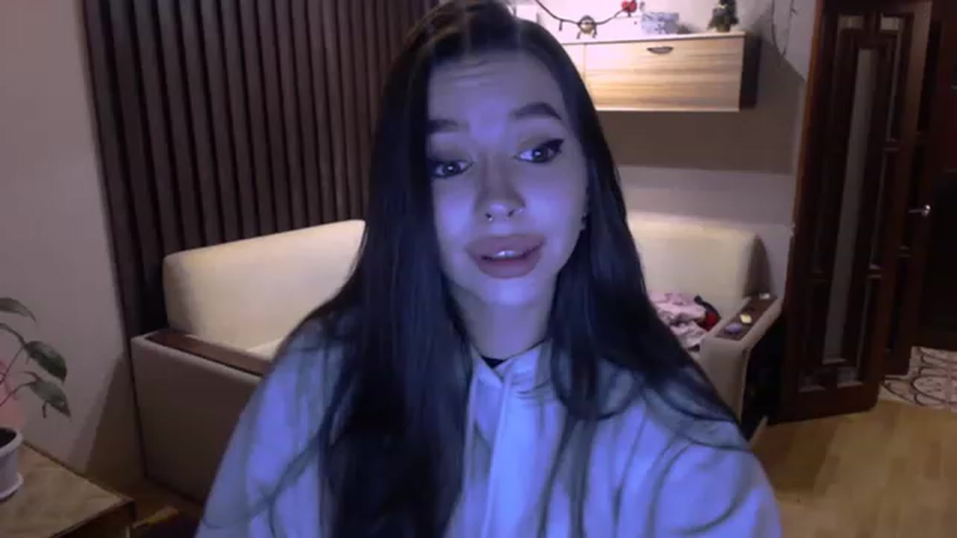 Gallery image thumbnail from SonyaKotik's myfreecams stream on, 01/25/2023, 18:31 image 14 of 20
