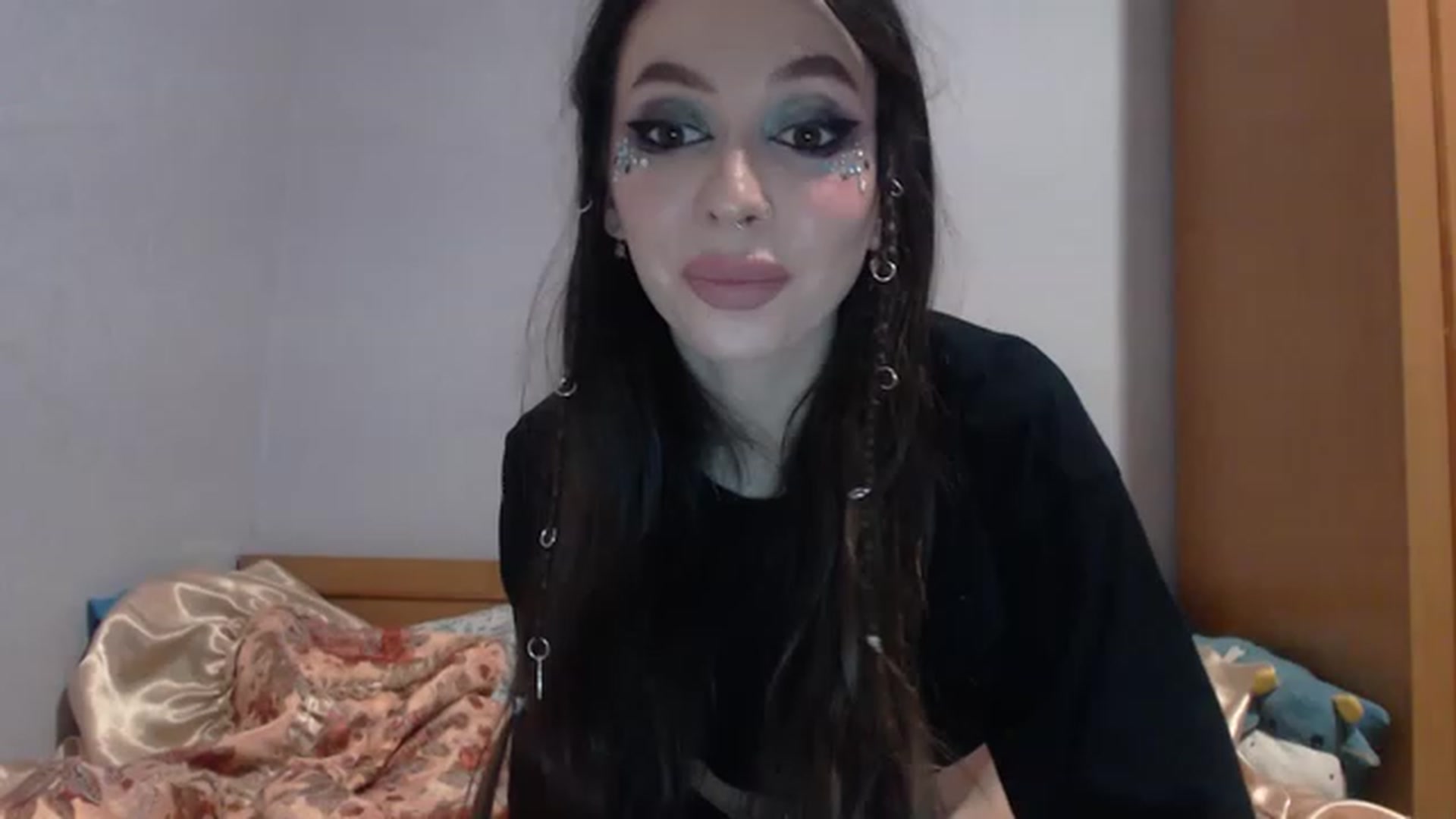 Gallery image thumbnail from SonyaKotik's myfreecams stream on, 02/04/2023, 17:50 image 14 of 20