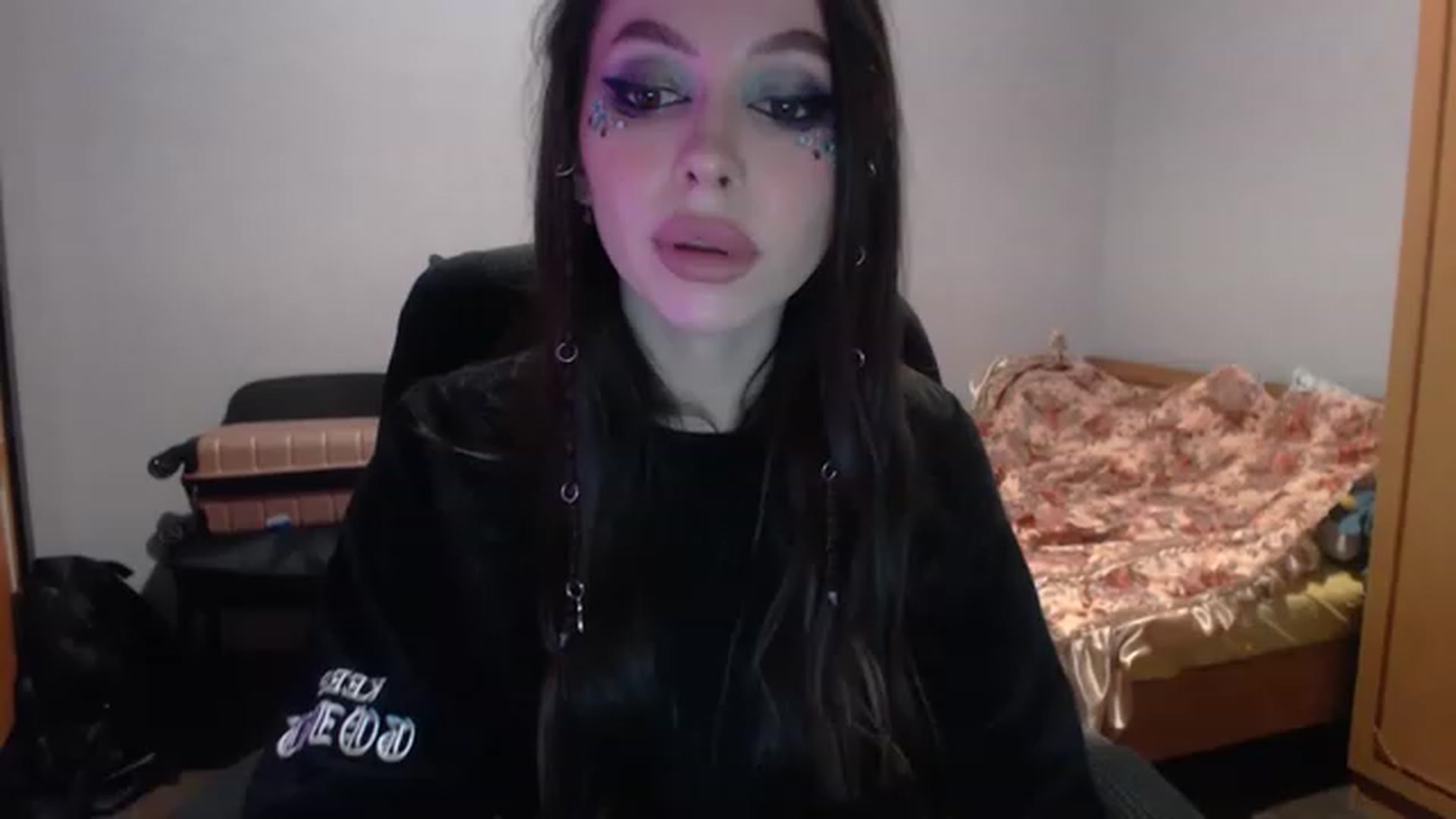 Gallery image thumbnail from SonyaKotik's myfreecams stream on, 02/04/2023, 17:50 image 3 of 20