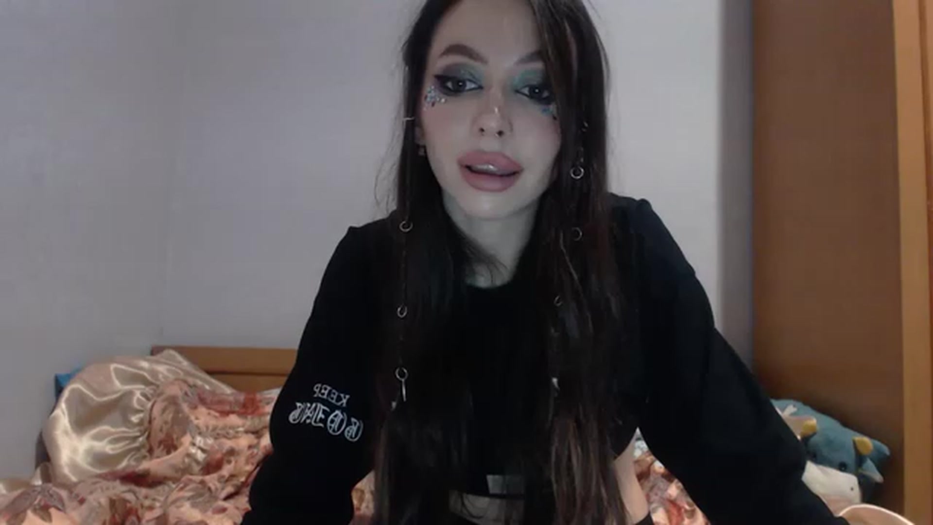 Gallery image thumbnail from SonyaKotik's myfreecams stream on, 02/04/2023, 17:50 image 18 of 20